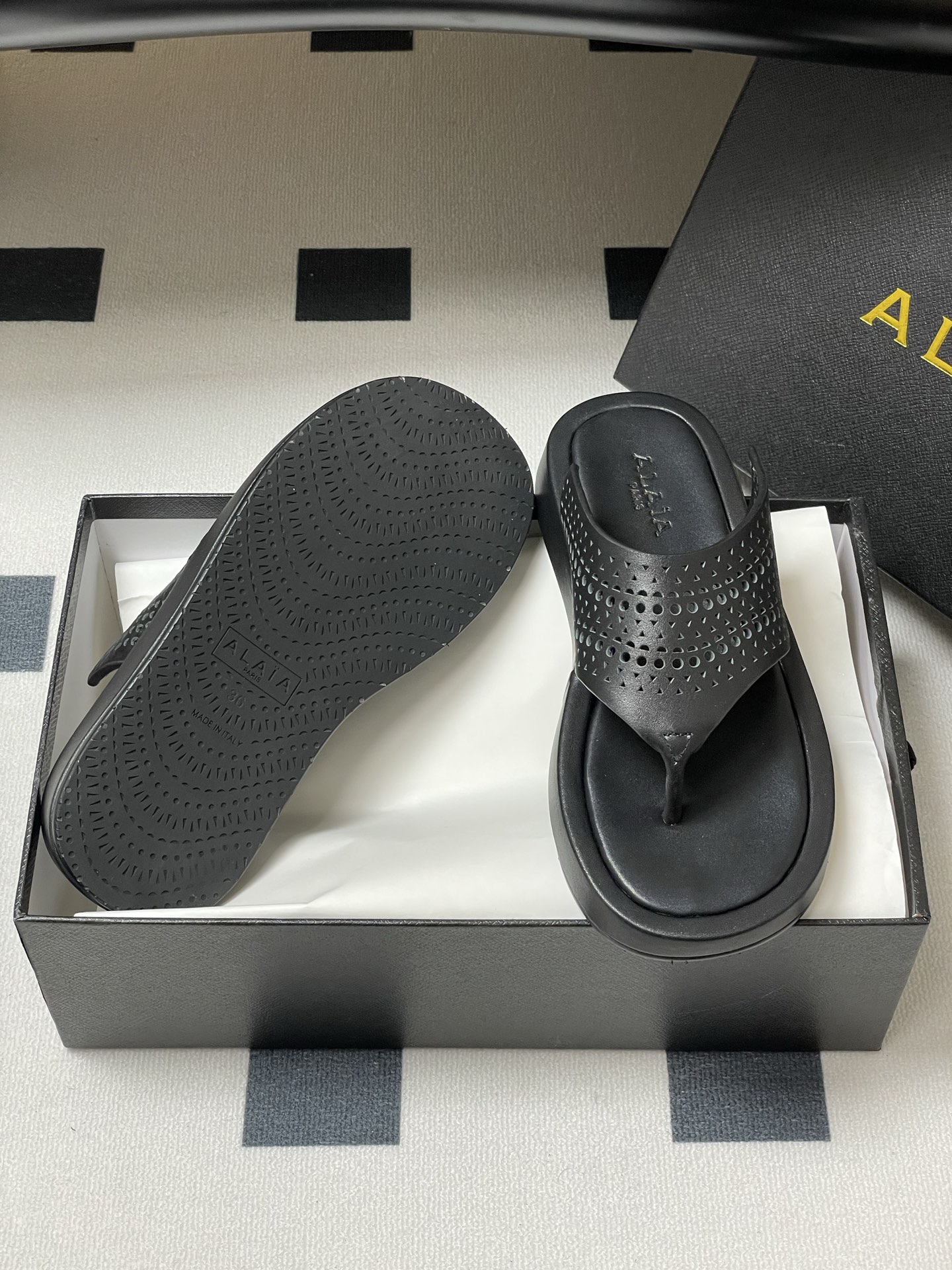 ALAIA Women's Flat Sandals Classic Vintage Hollowed-Out Carved Leather Thong Sandals 10 i1742000409566 7460 0 8