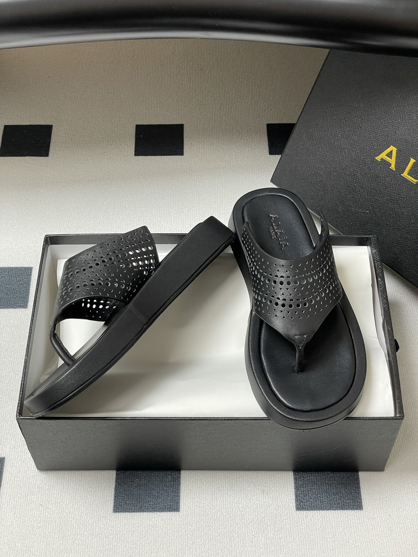 ALAIA Women's Flat Sandals Classic Vintage Hollowed-Out Carved Leather Thong Sandals 6 i1742000410240 1511 0 4