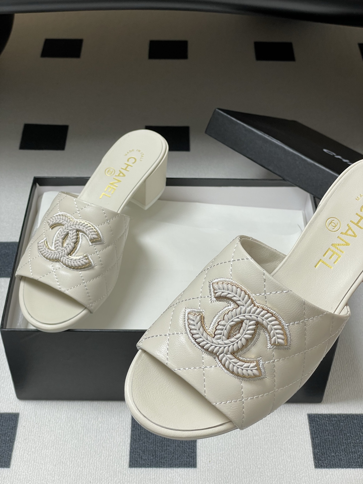 Chanel Espadrille CC Quilted Leather Mules Slides Sandals Ivory 9 i1742251673944 9161 0 7