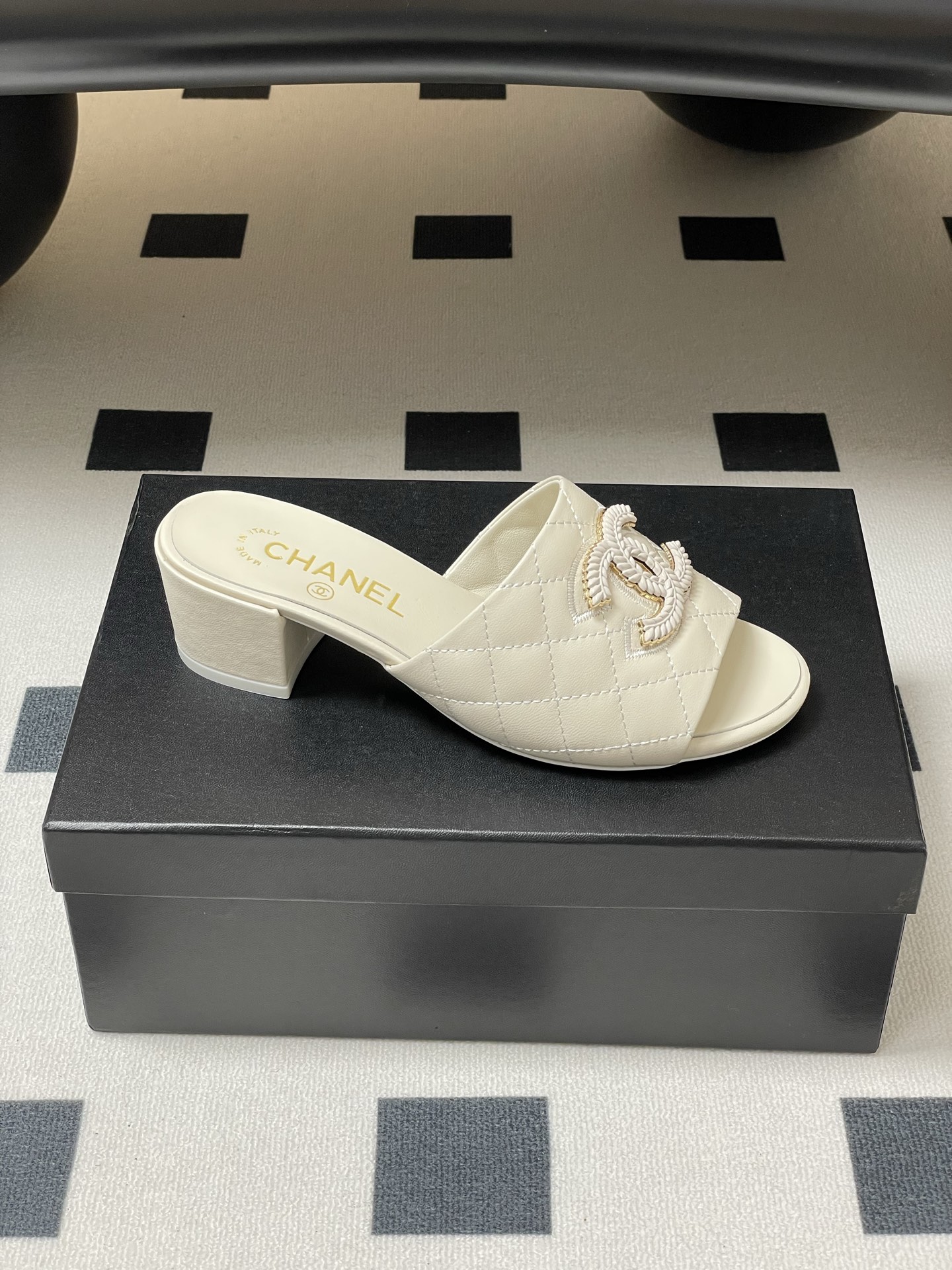 Chanel Espadrille CC Quilted Leather Mules Slides Sandals Ivory 10 i1742251673990 9923 0 8