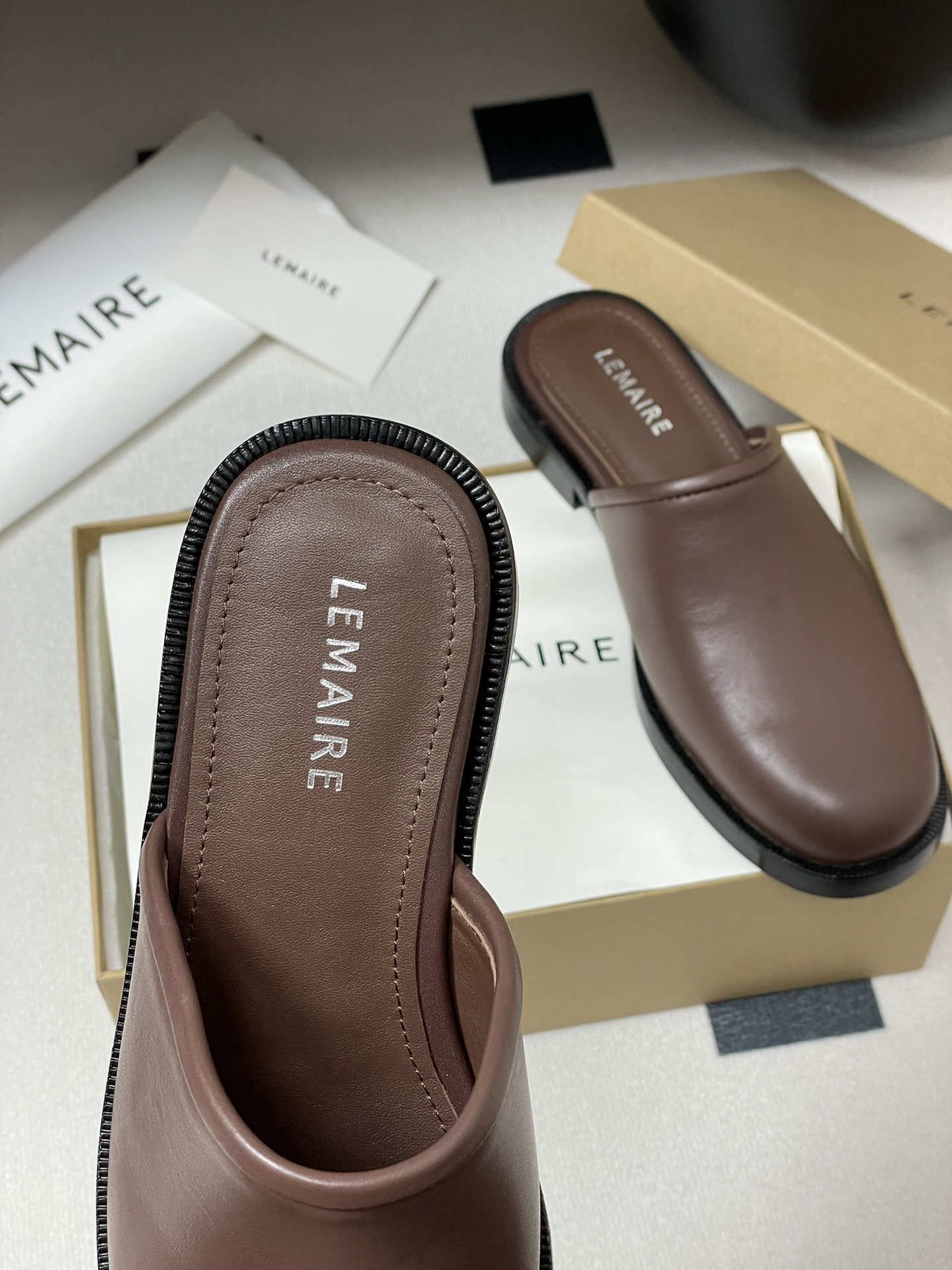 Lemaire 2025s: Classic Square-Head Half-Shoes for Effortless Style and Comfort - 图片 7