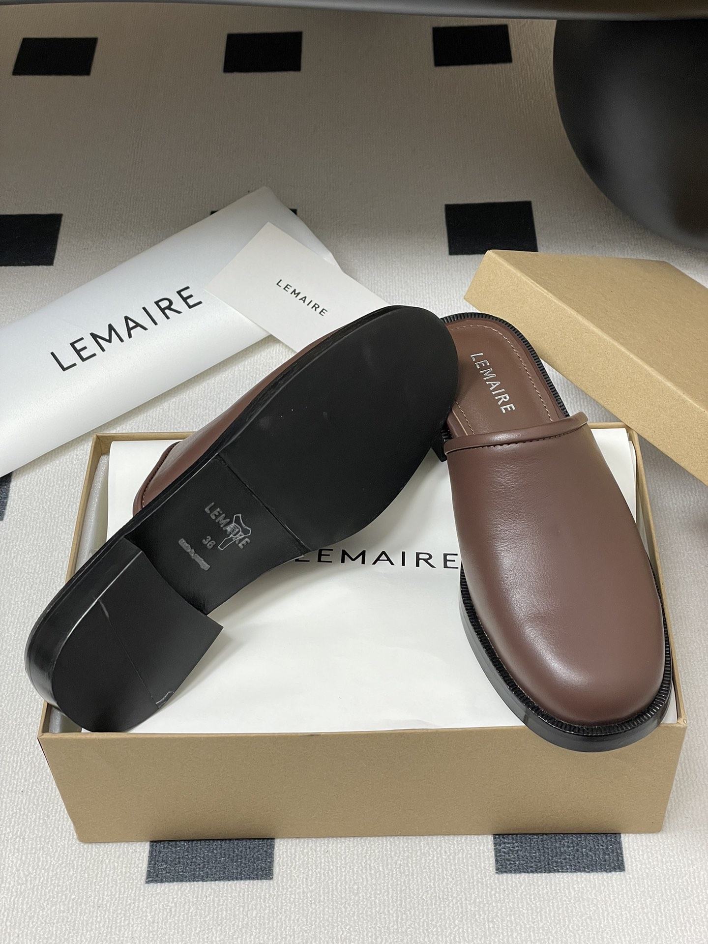Lemaire 2025s: Classic Square-Head Half-Shoes for Effortless Style and Comfort - 图片 8