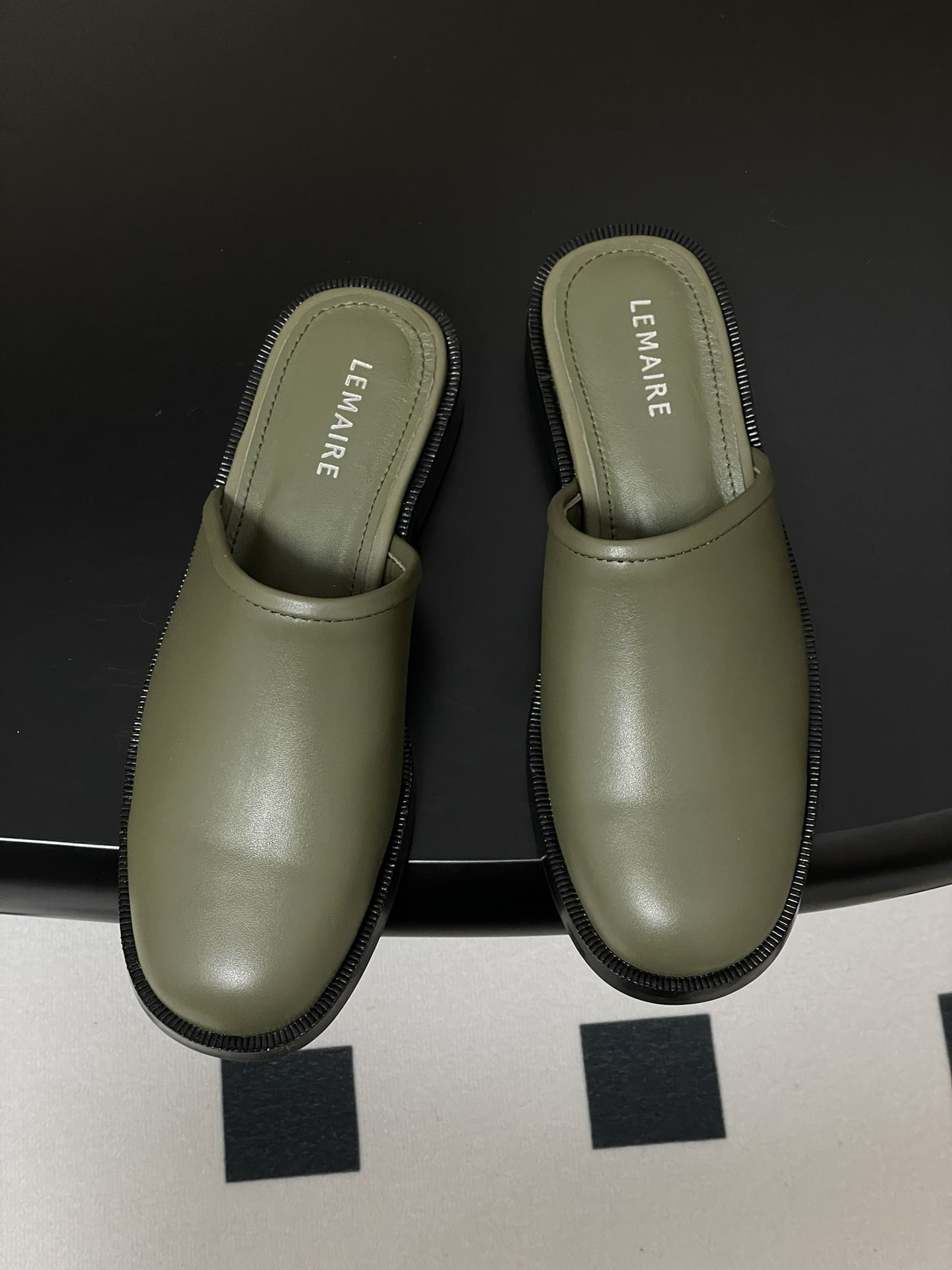 Lemaire 2025s Spring Half-Shoes: Classic Square-Head Design for Effortless Grace - 图片 2