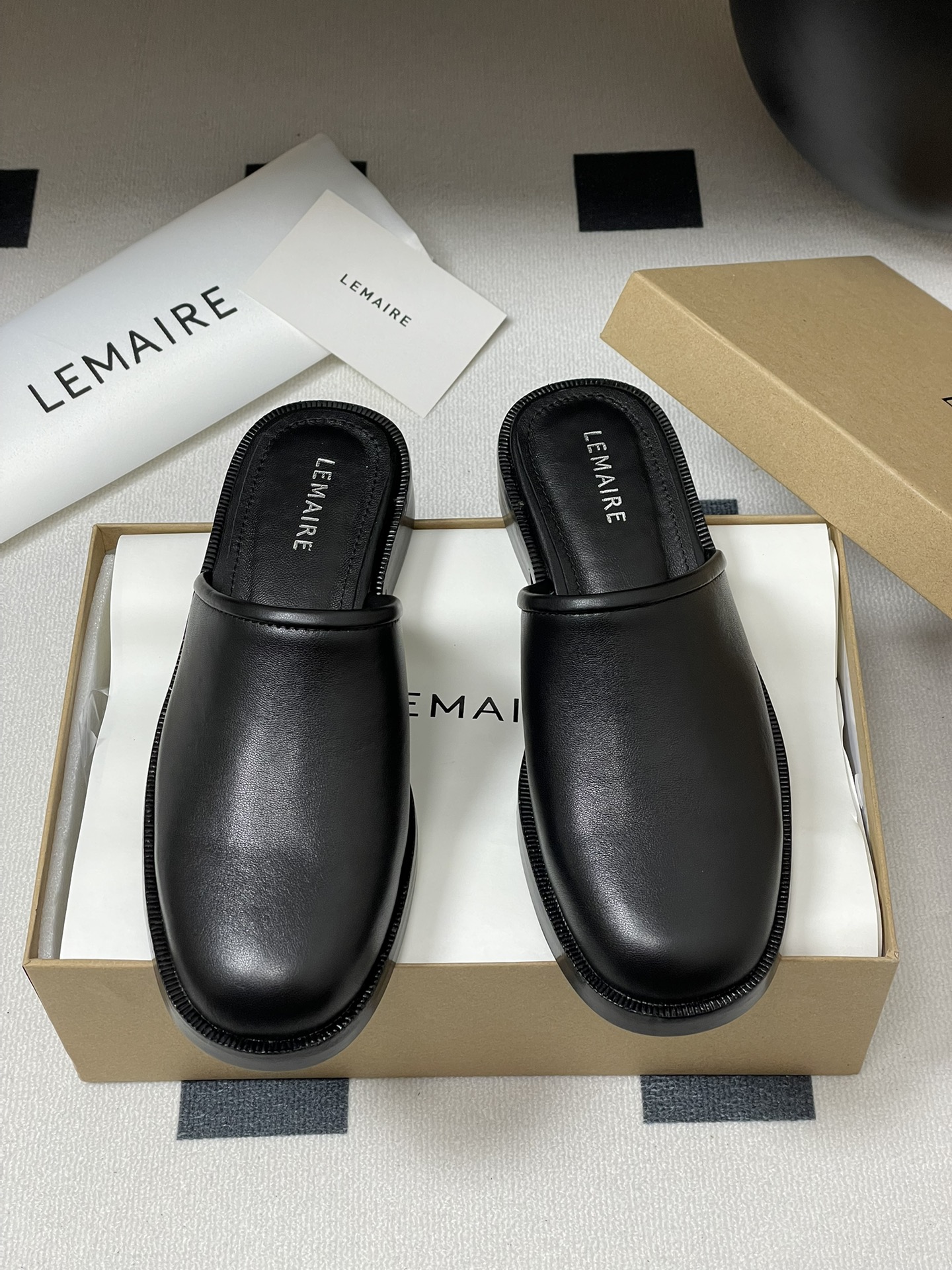 Lemaire 2025s Classic Half-Shoes: Elegant Design with Quality Materials, Ideal for Everyday Wear - 图片 5