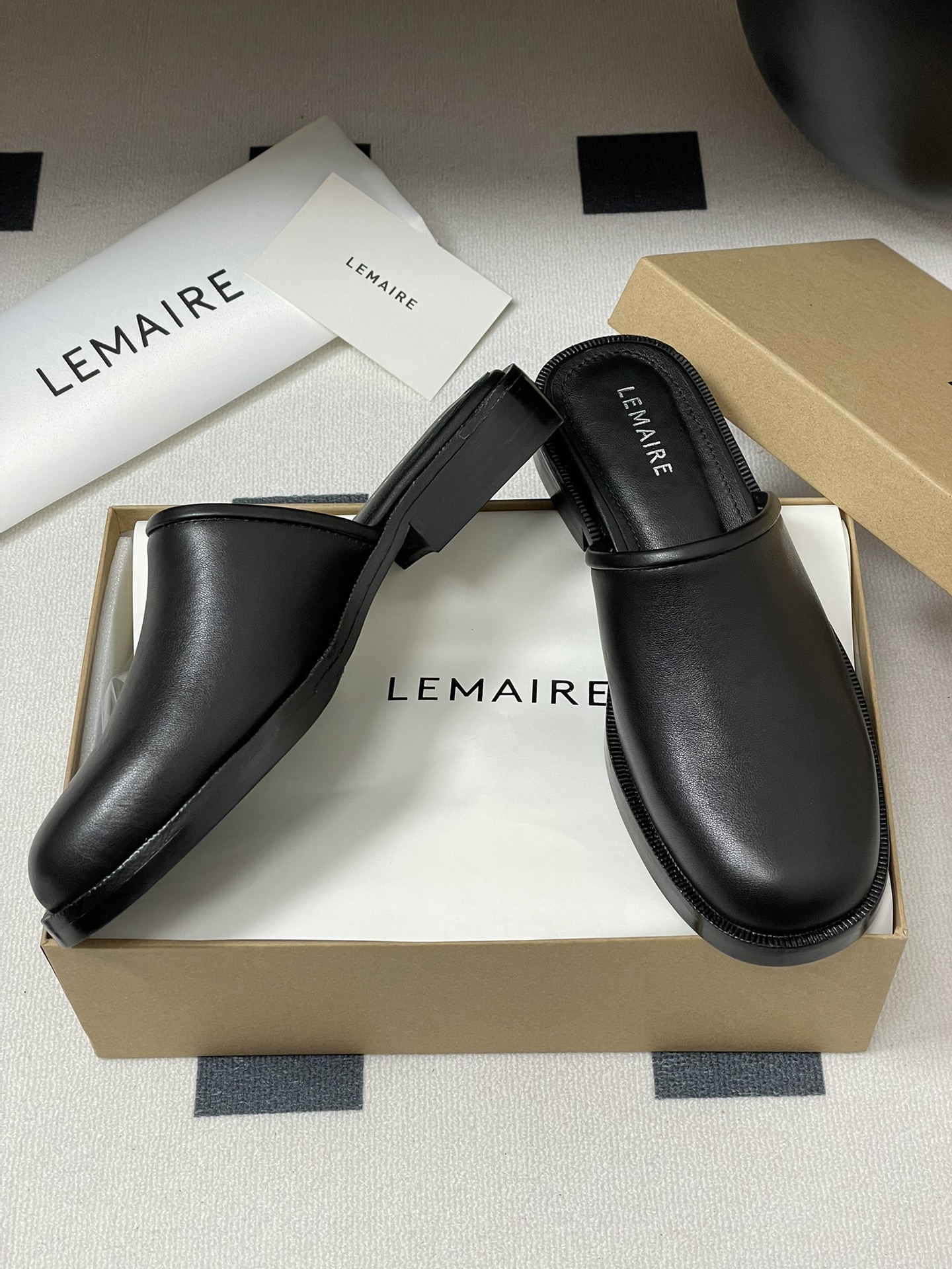 Lemaire 2025s Classic Half-Shoes: Elegant Design with Quality Materials, Ideal for Everyday Wear - 图片 6