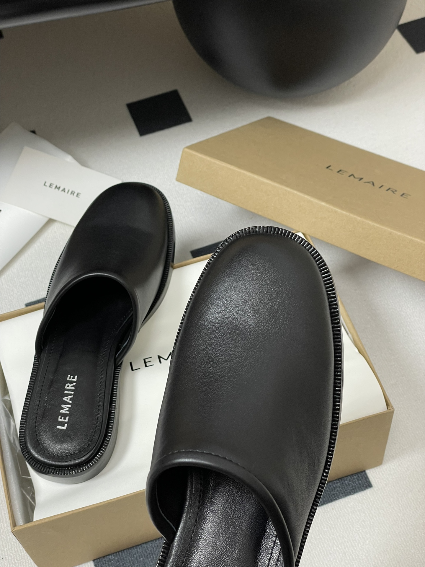 Lemaire 2025s Classic Half-Shoes: Elegant Design with Quality Materials, Ideal for Everyday Wear - 图片 9