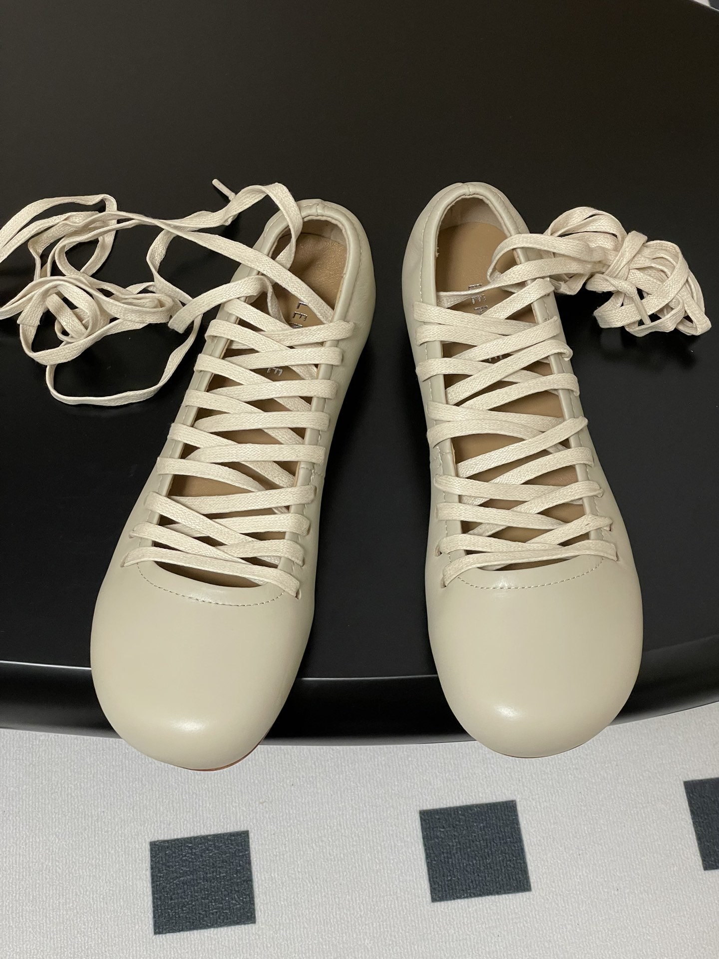 Lemaire 2025s Spring Shoes: Simple, Charming, and Comfortable Sheepskin Design - 图片 2