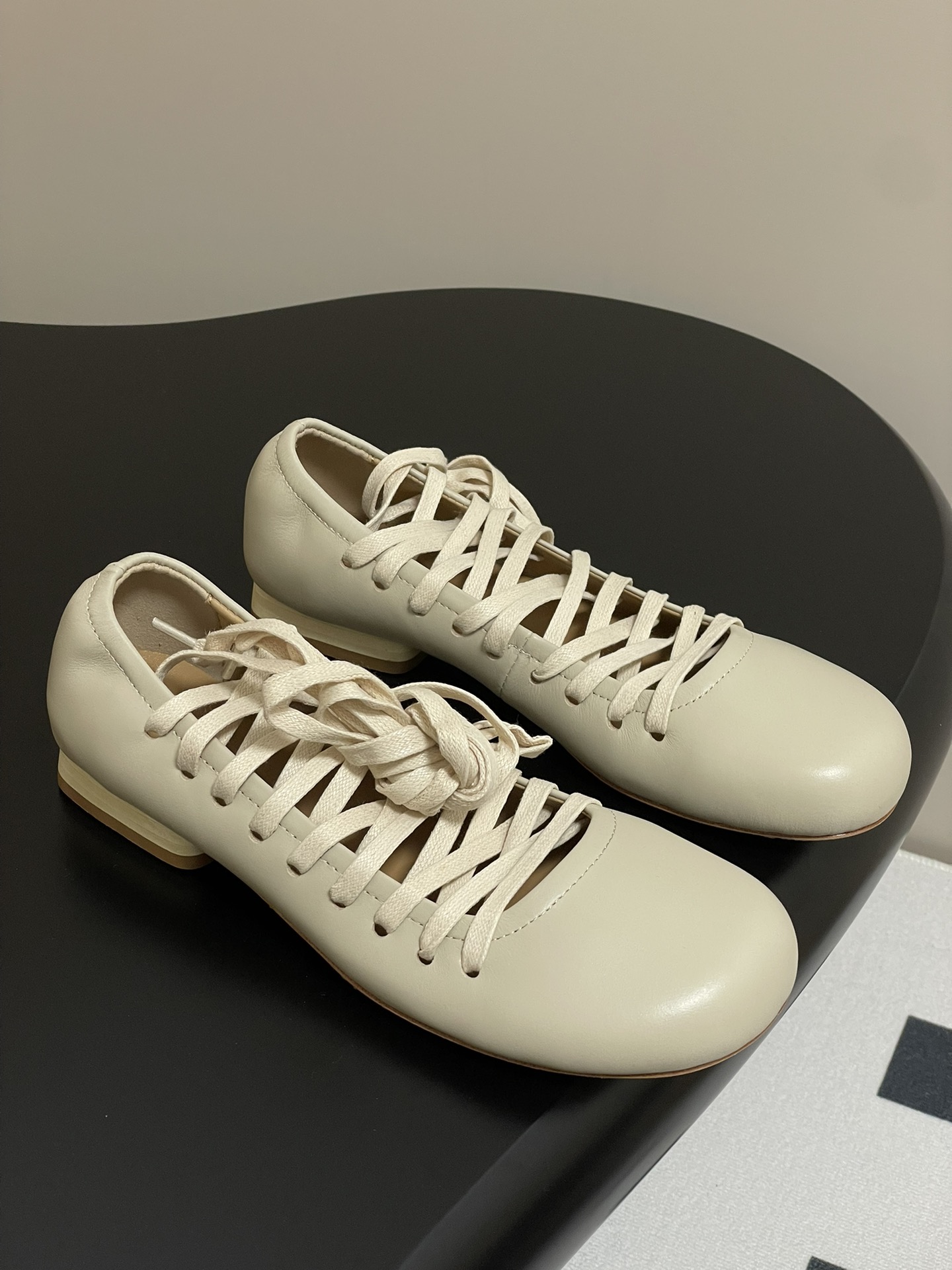 Lemaire 2025s Spring Shoes: Simple, Charming, and Comfortable Sheepskin Design