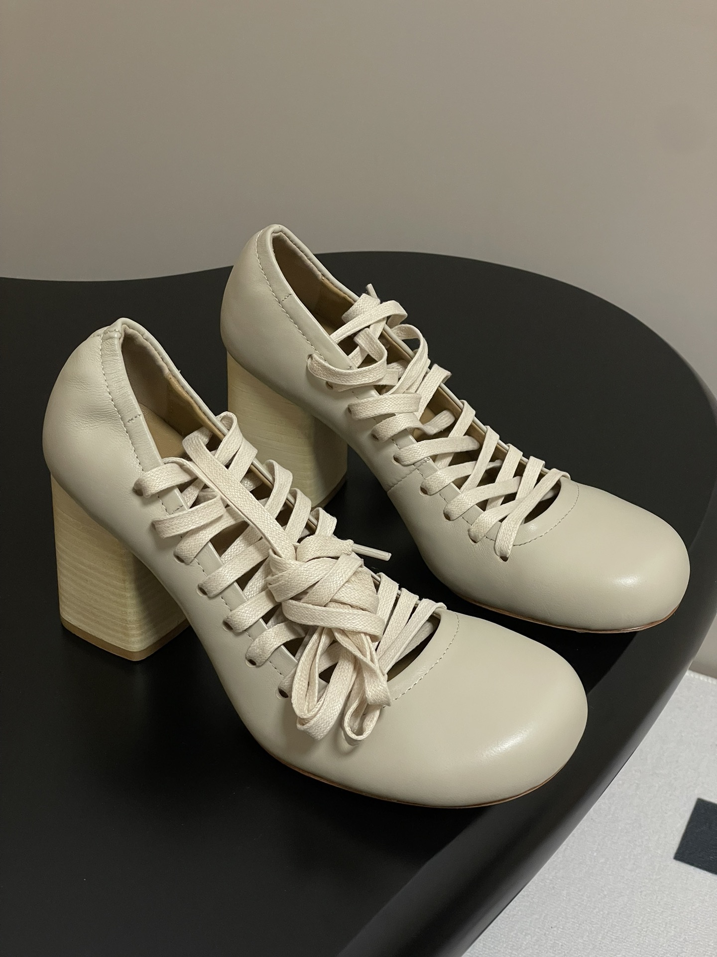 Lemaire 2025s Spring Shoes: Simple, Charming, and Comfortable Sheepskin Design - 图片 1