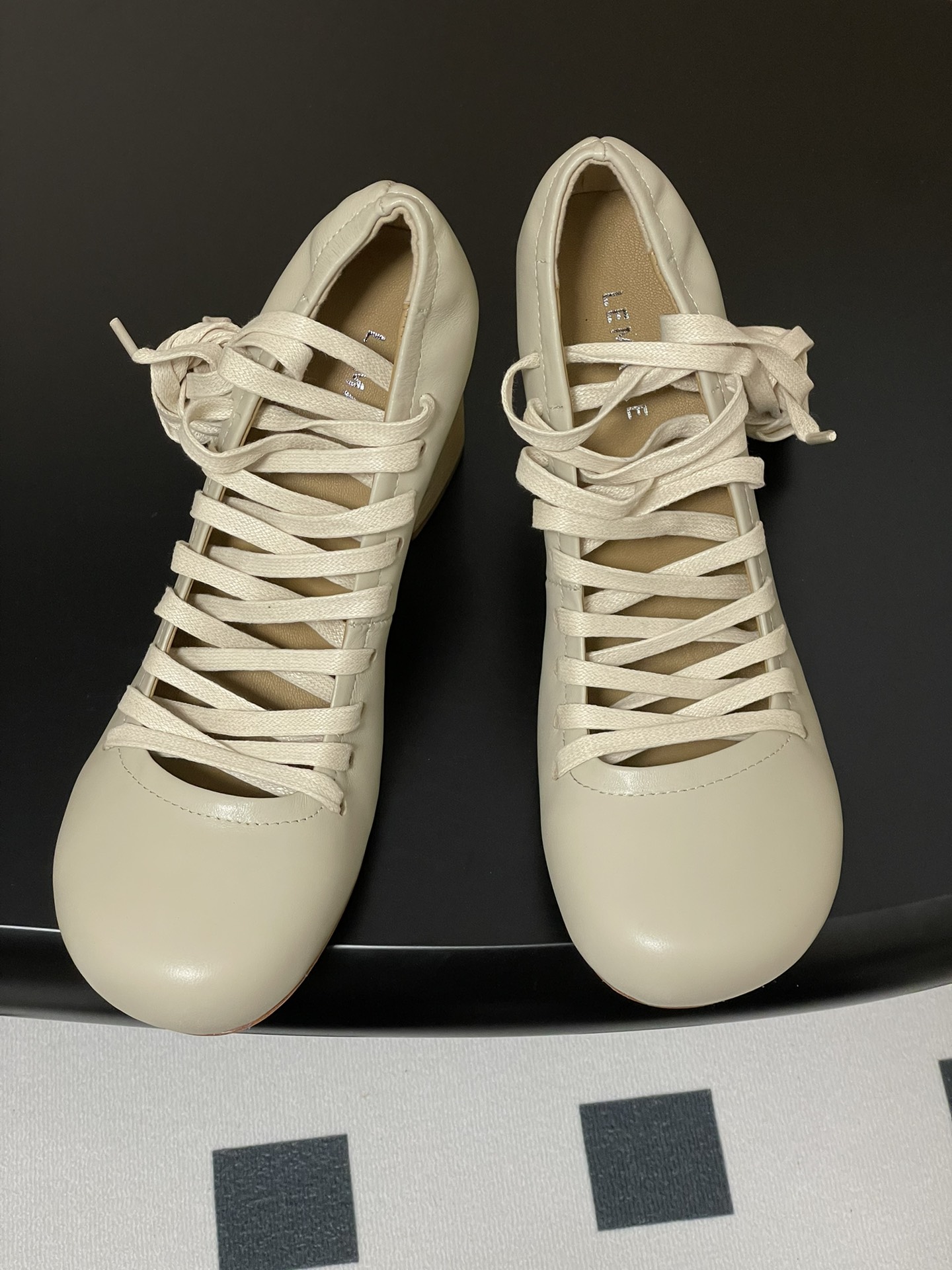 Lemaire 2025s Spring Shoes: Simple, Charming, and Comfortable Sheepskin Design - 图片 2