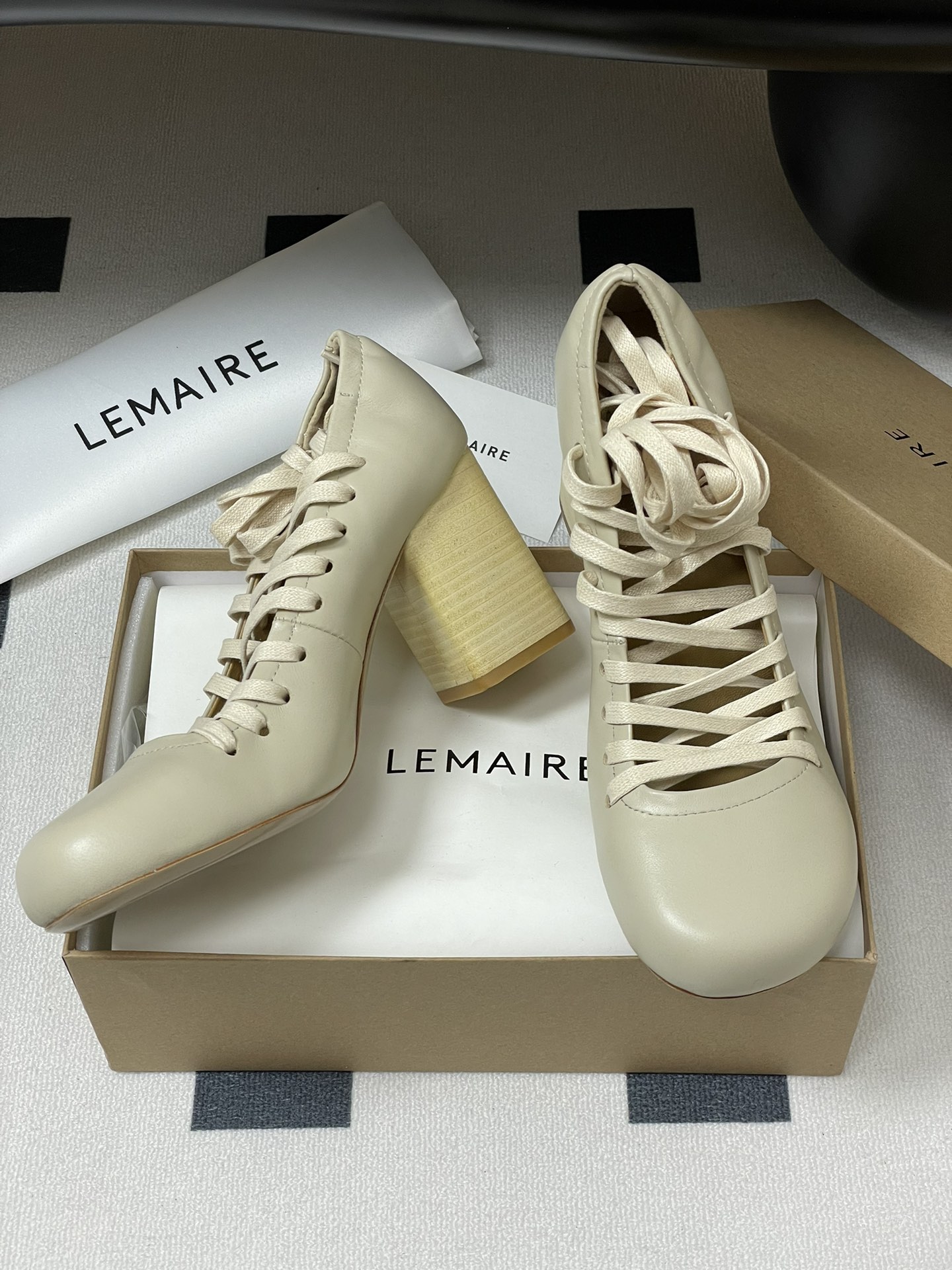 Lemaire 2025s Spring Shoes: Simple, Charming, and Comfortable Sheepskin Design - 图片 6