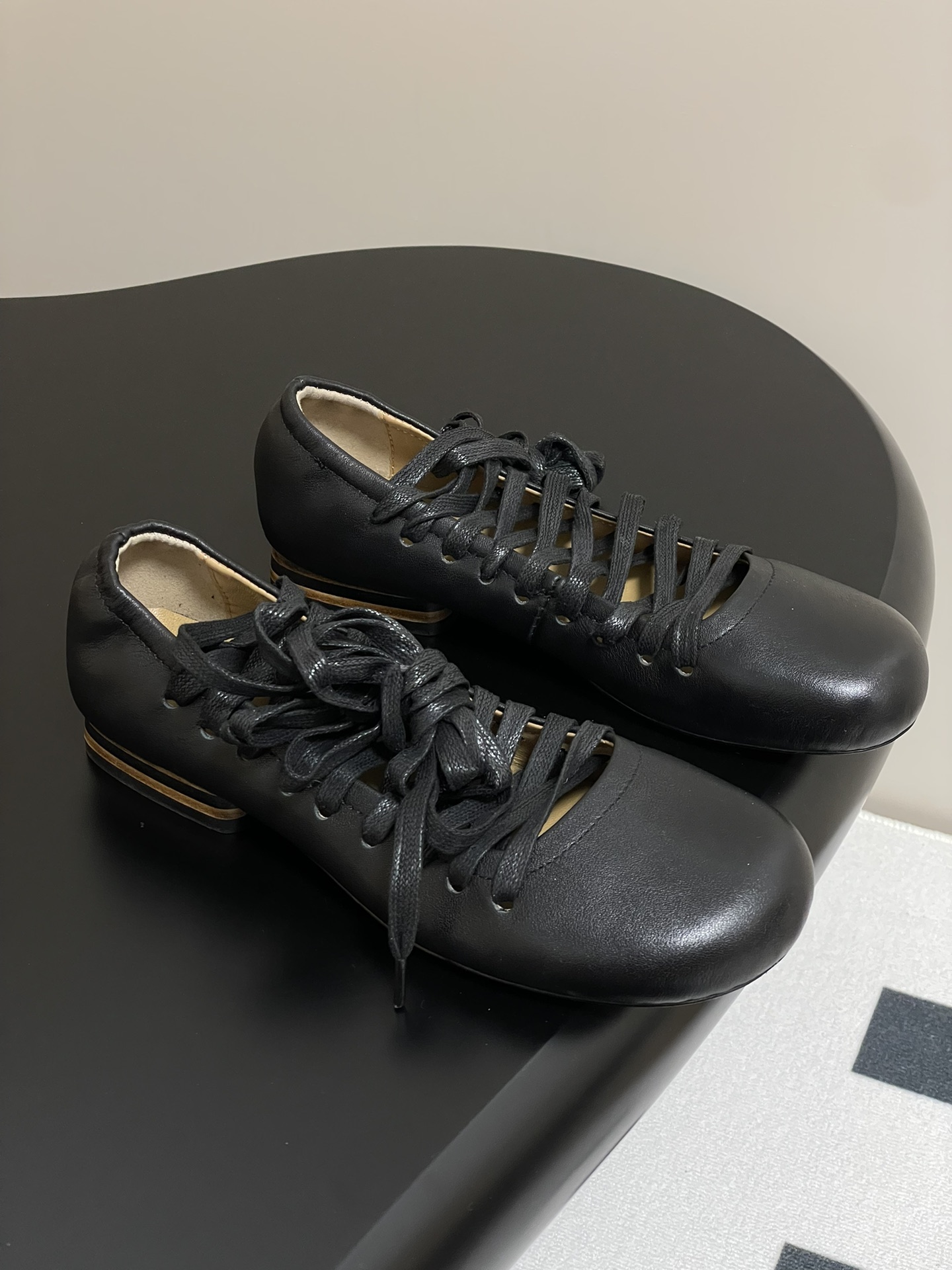 Lemaire 2025s Morning and Spring Shoe Collection: Simple, Charming, and Comfortable Sheepskin Shoes.