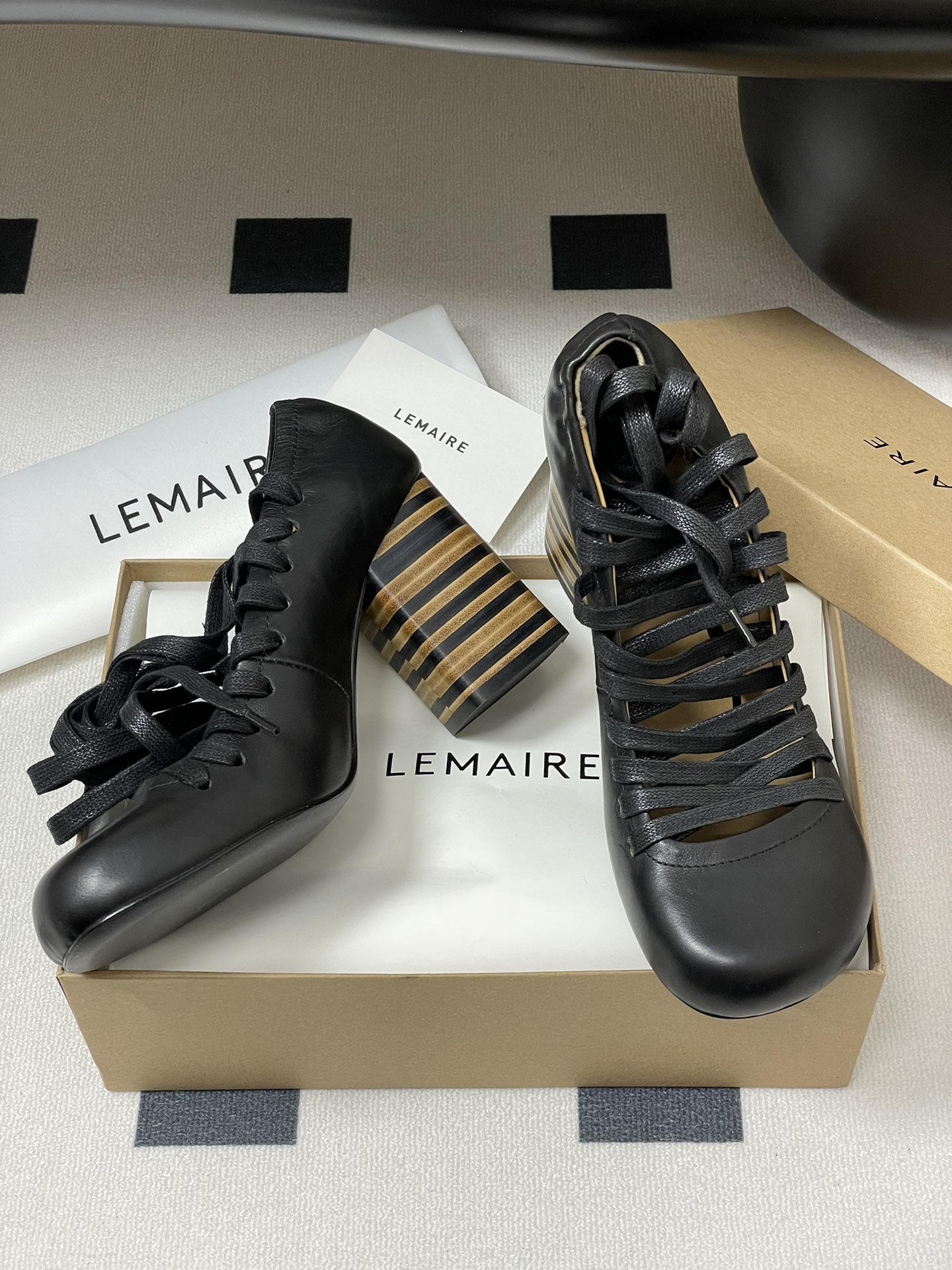 Lemaire 2025s Spring Shoes: Simple, Charming, Comfortable Sheepskin Design - 图片 6
