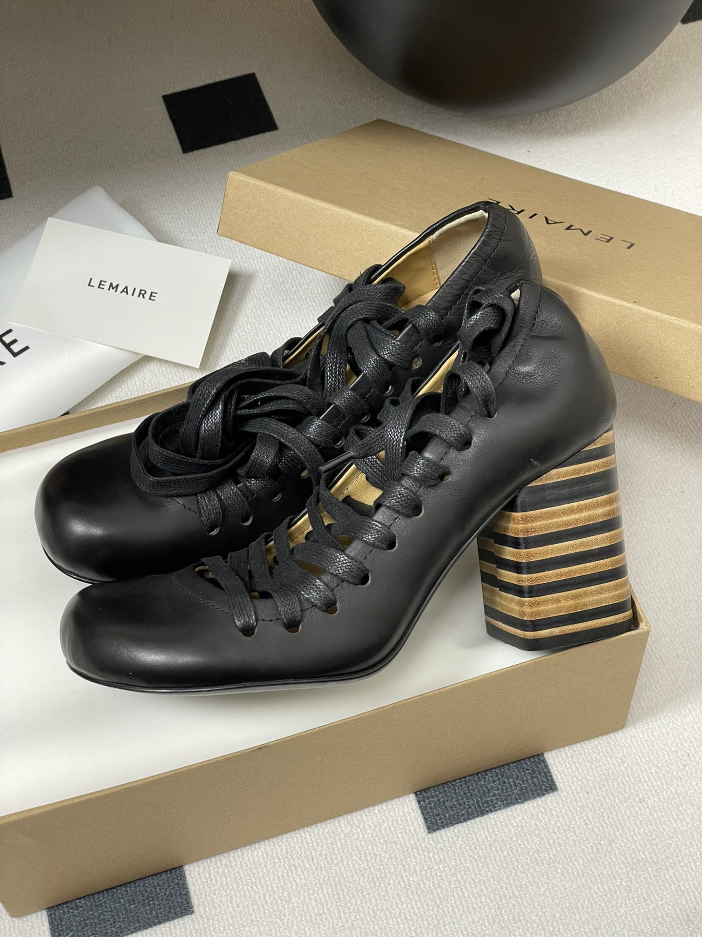 Lemaire 2025s Spring Shoes: Simple, Charming, Comfortable Sheepskin Design - 图片 4