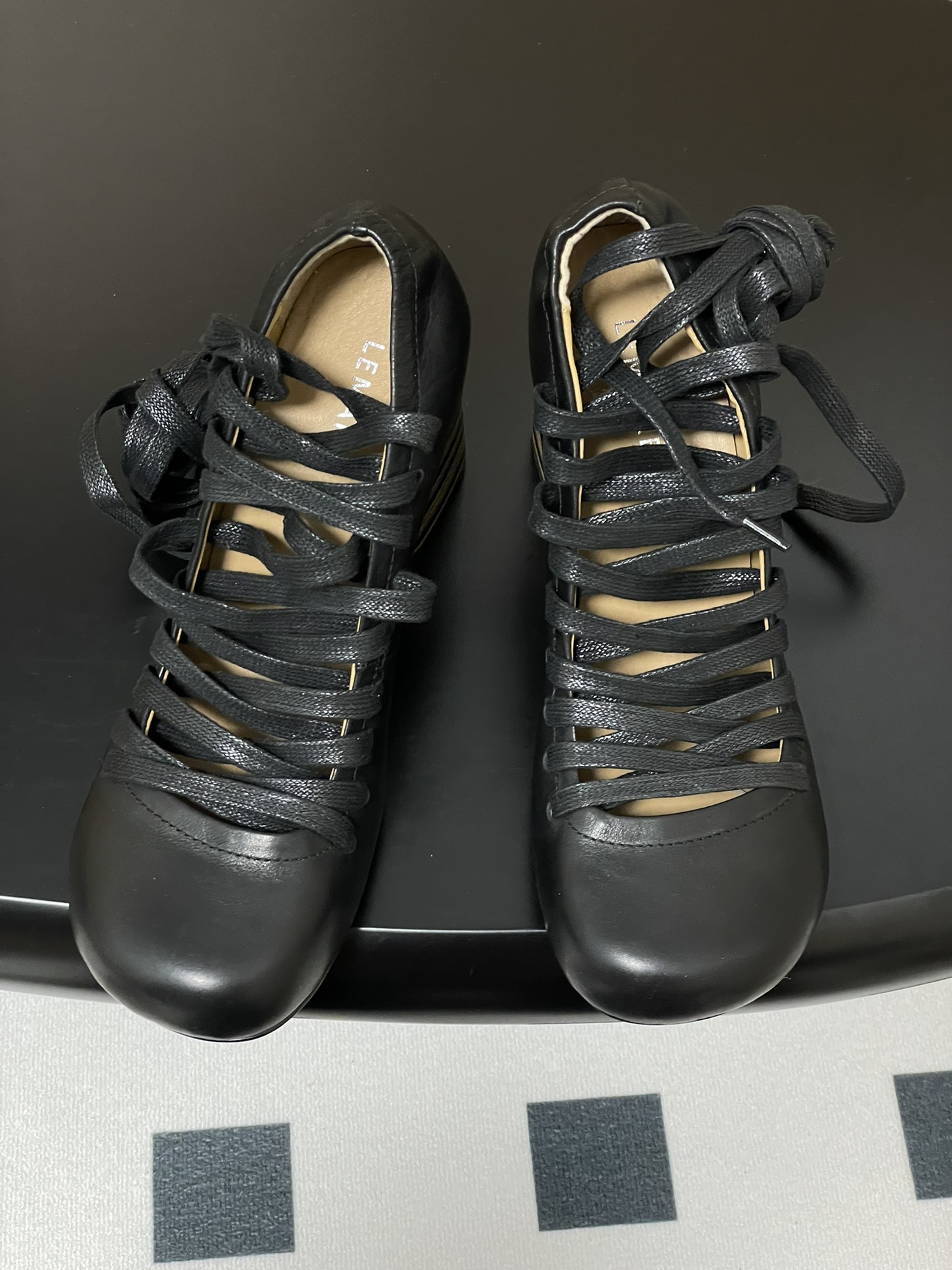 Lemaire 2025s Spring Shoes: Simple, Charming, Comfortable Sheepskin Design - 图片 2