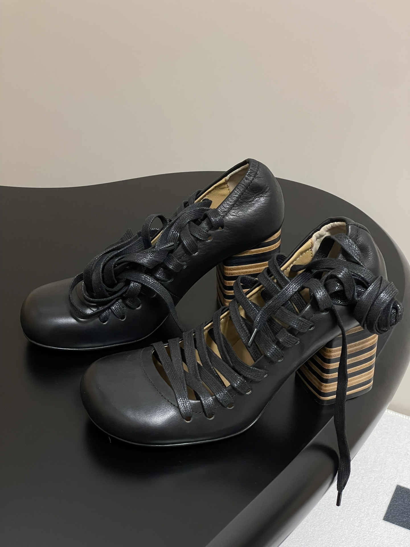 Lemaire 2025s Spring Shoes: Simple, Charming, Comfortable Sheepskin Design - 图片 3