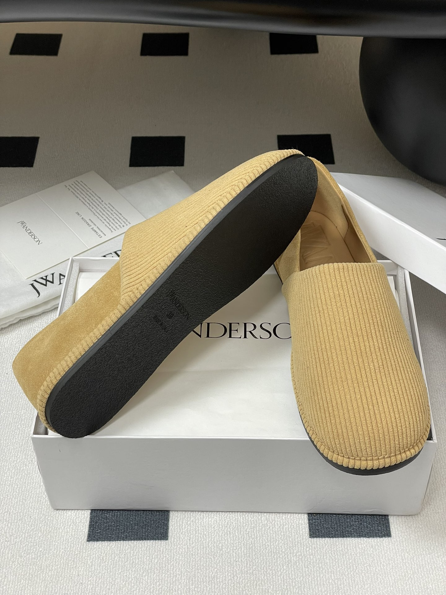 JW Anderson Fresh Spring Shoes: Soft, Cozy, Customized Flair, Sheepskin Interior - 图片 8