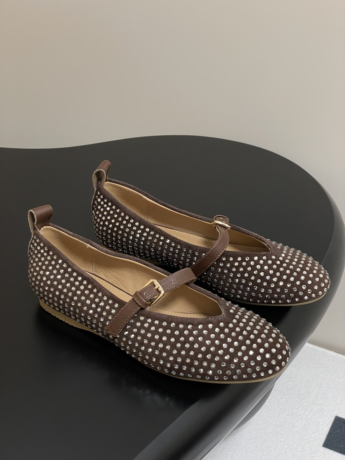 JW Anderson Ballet Shoes: Glamorous, Comfortable, and Stylish for Early Spring