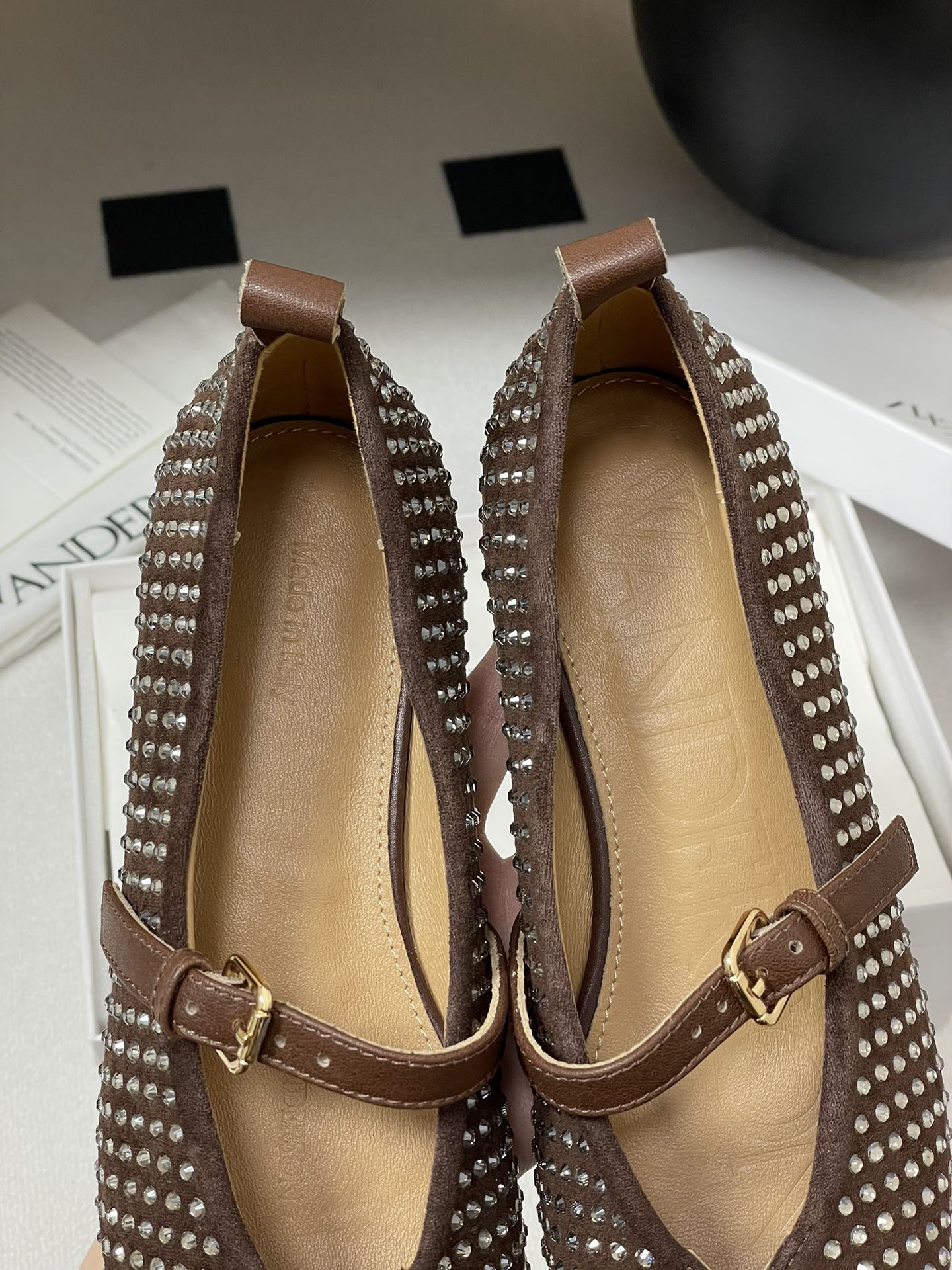 JW Anderson Ballet Shoes: Glamorous, Comfortable, and Stylish for Early Spring - 图片 7