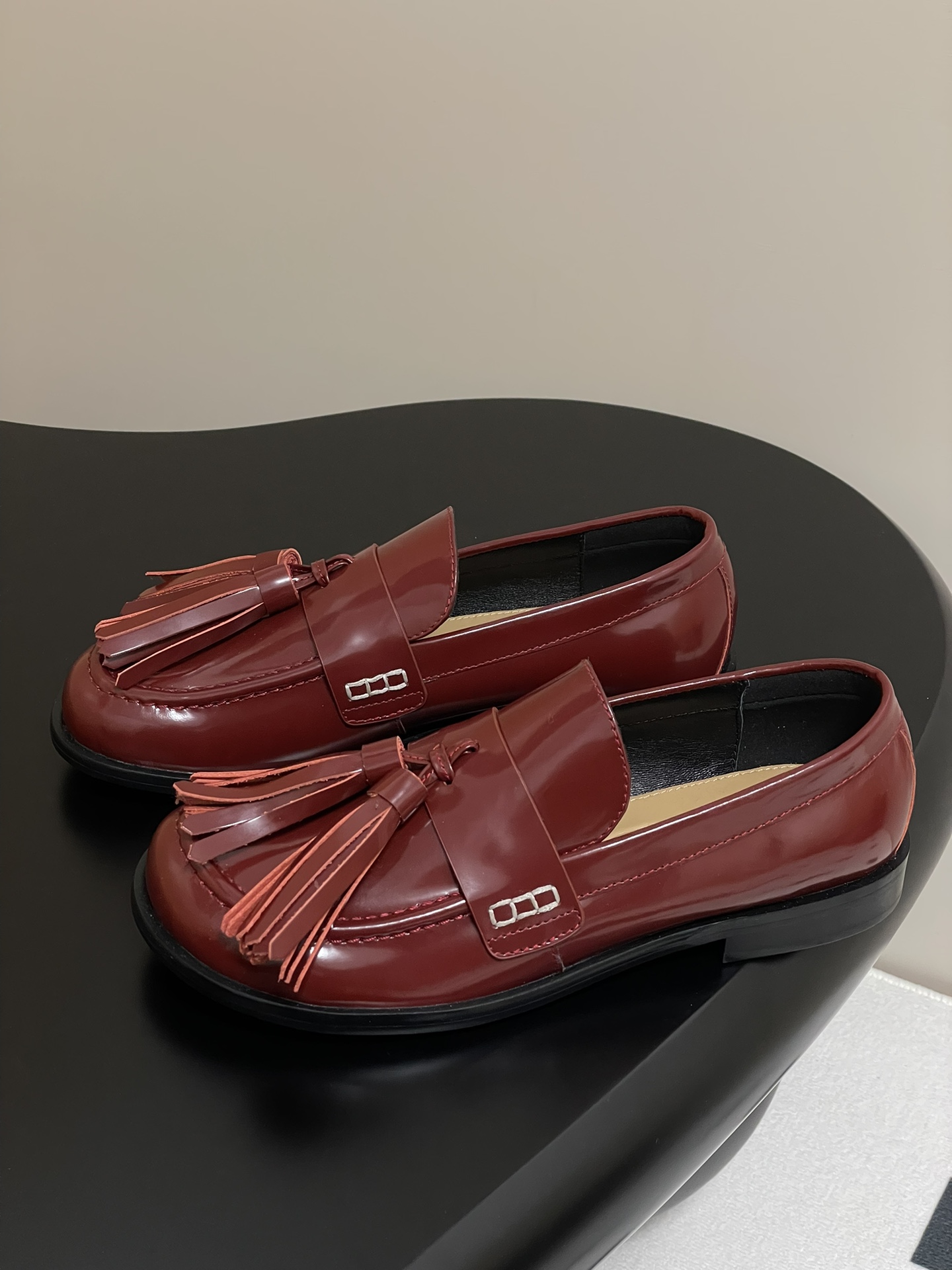 JW Anderson New Lantern Cage Shoes: Exaggerated, Fun, and Unique Design - 图片 3