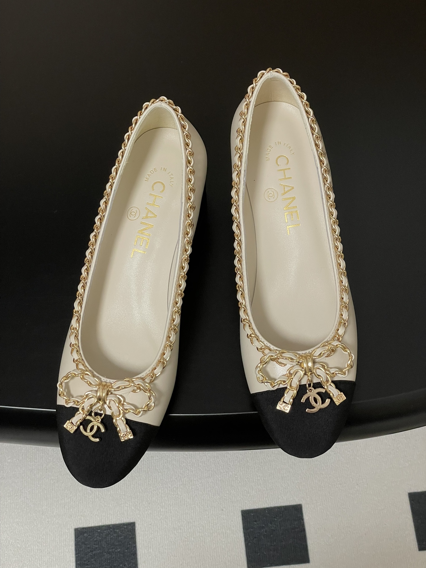 Chanel Chain Bow Pumps Block Heel Lambskin Leather, Elegant Women's Shoes 4 i1743636196 2318 0