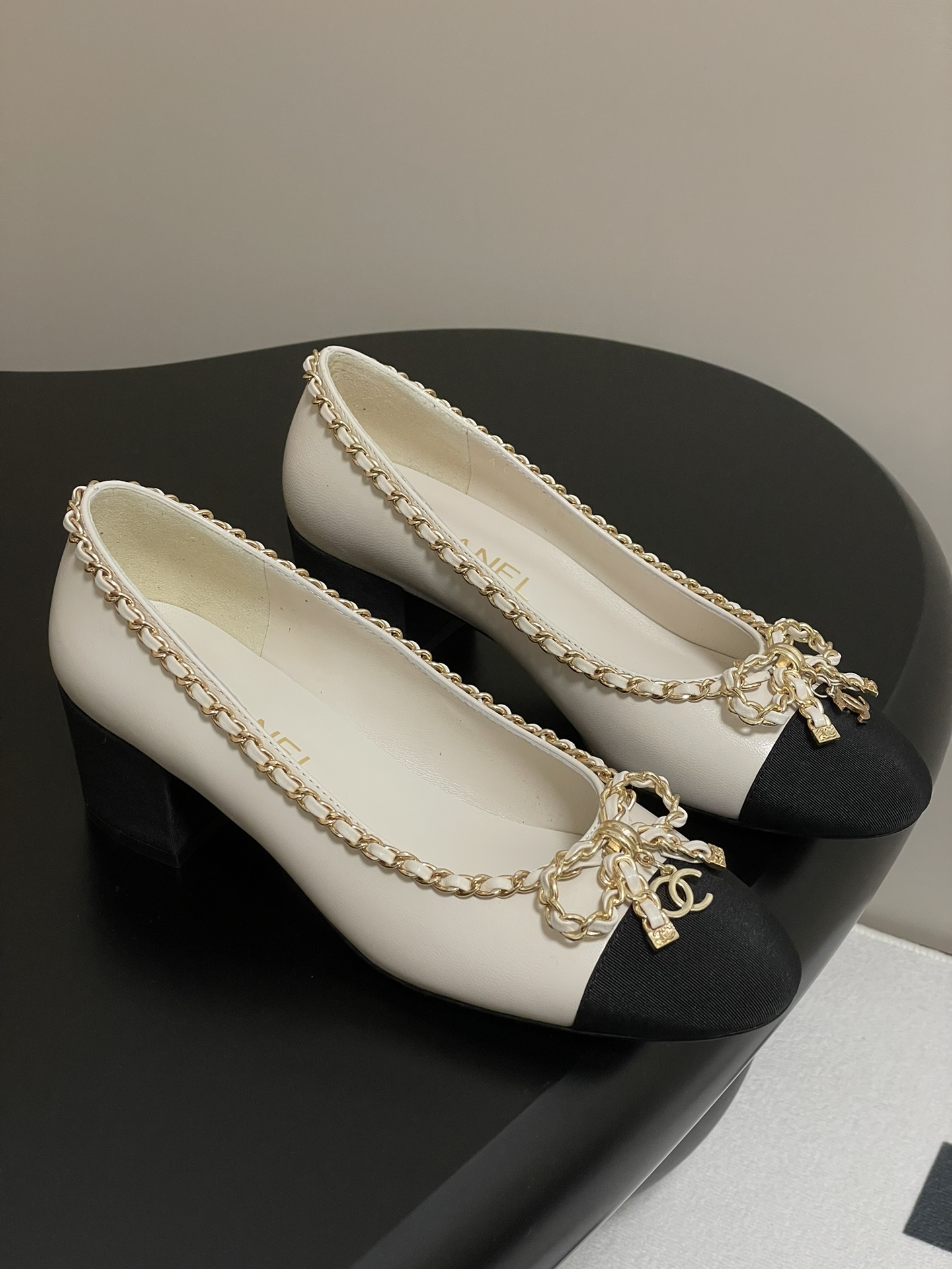 Chanel Chain Bow Pumps Block Heel Lambskin Leather, Elegant Women's Shoes 3 i1743636196 8211 0