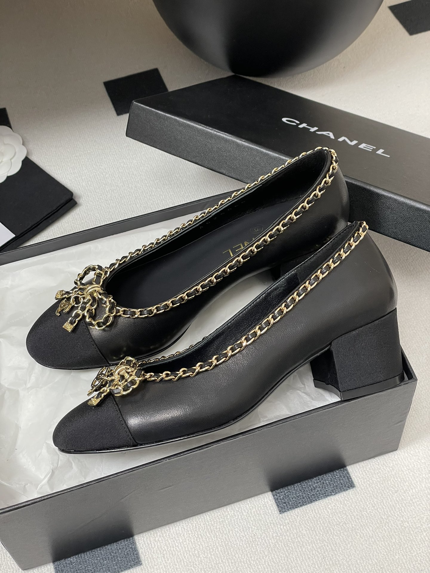 Chanel Bow Chain Block Heel Pumps, Classic and Elegant Design for Women 2 i1743636231 6282 7