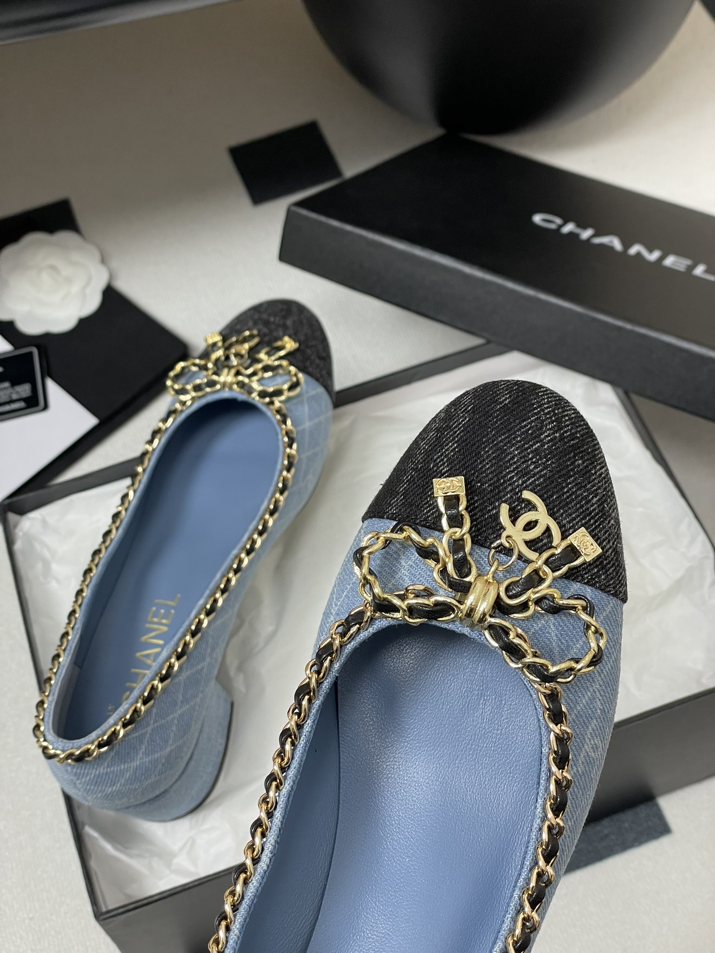 Chanel Denim Bow Chain Pumps, Elegant Block Heel Shoes for Women 9 i1743636292 270 0
