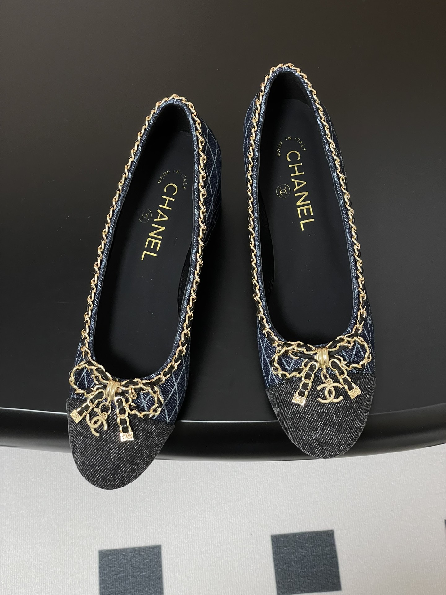 Chanel Chain Bow Denim Pumps, Comfortable and Versatile, a Must-Have for Work 4 i1743636341 4705 1