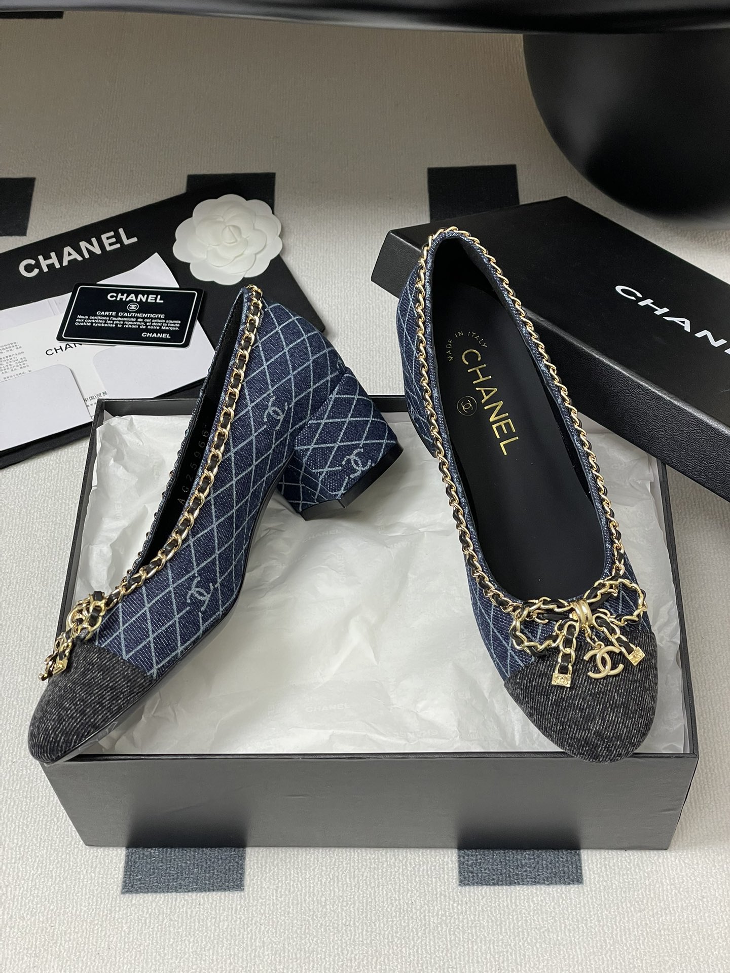Chanel Chain Bow Denim Pumps, Comfortable and Versatile, a Must-Have for Work 6 i1743636341 5620 7