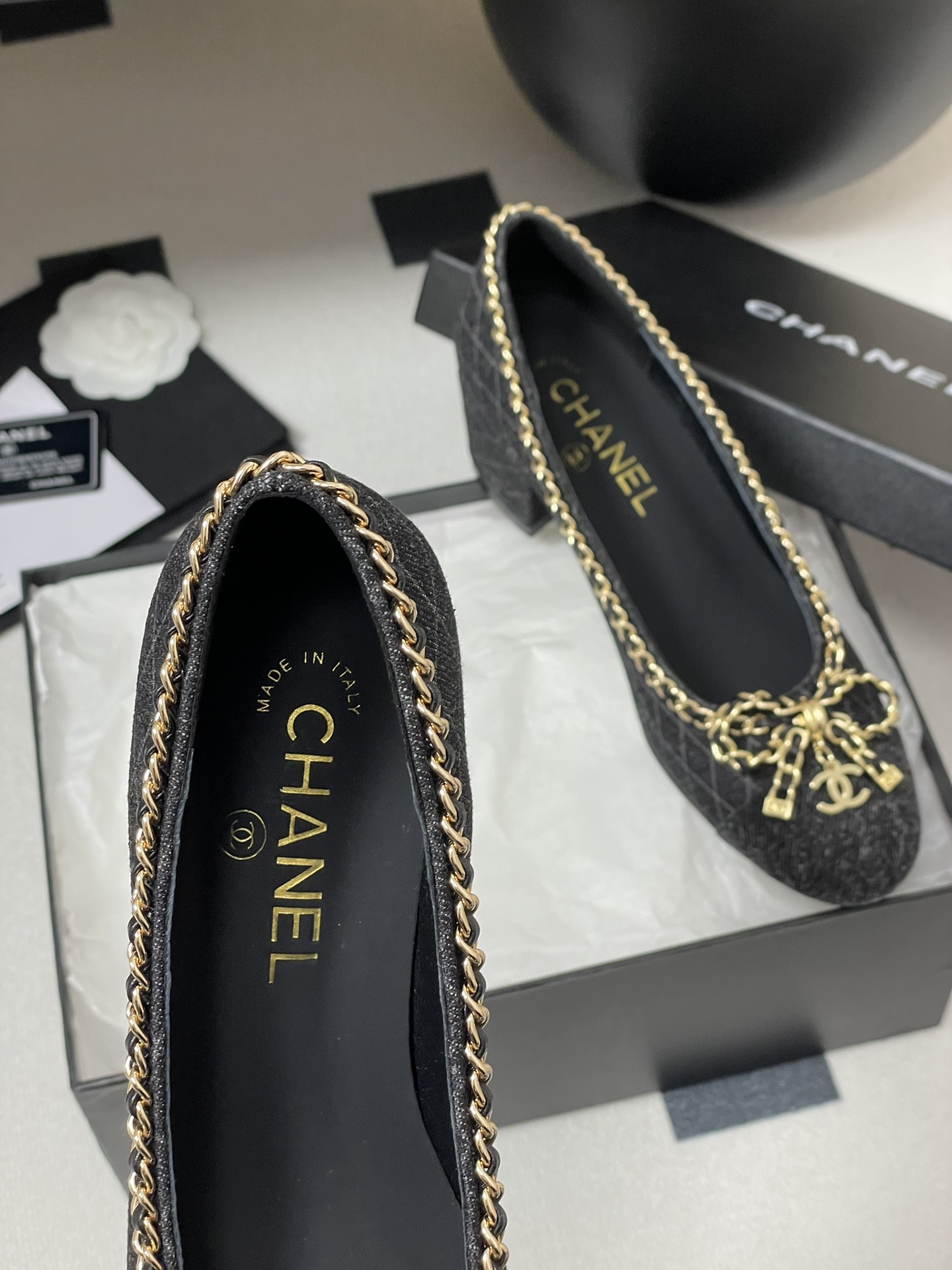 Chanel Denim Bow Chain Pumps - Classic Elegance and Comfort for Every Day 8 i1743636388 7041 4