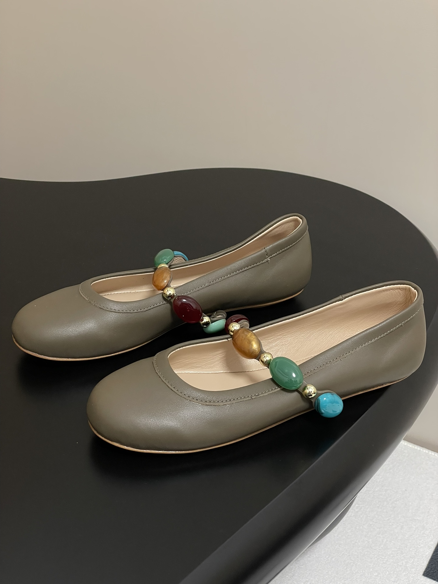 Gianvito Rossi Ballet Flats with Gemstone Strap. Soft Leather for Comfort. 4 i1743981548 5295 7