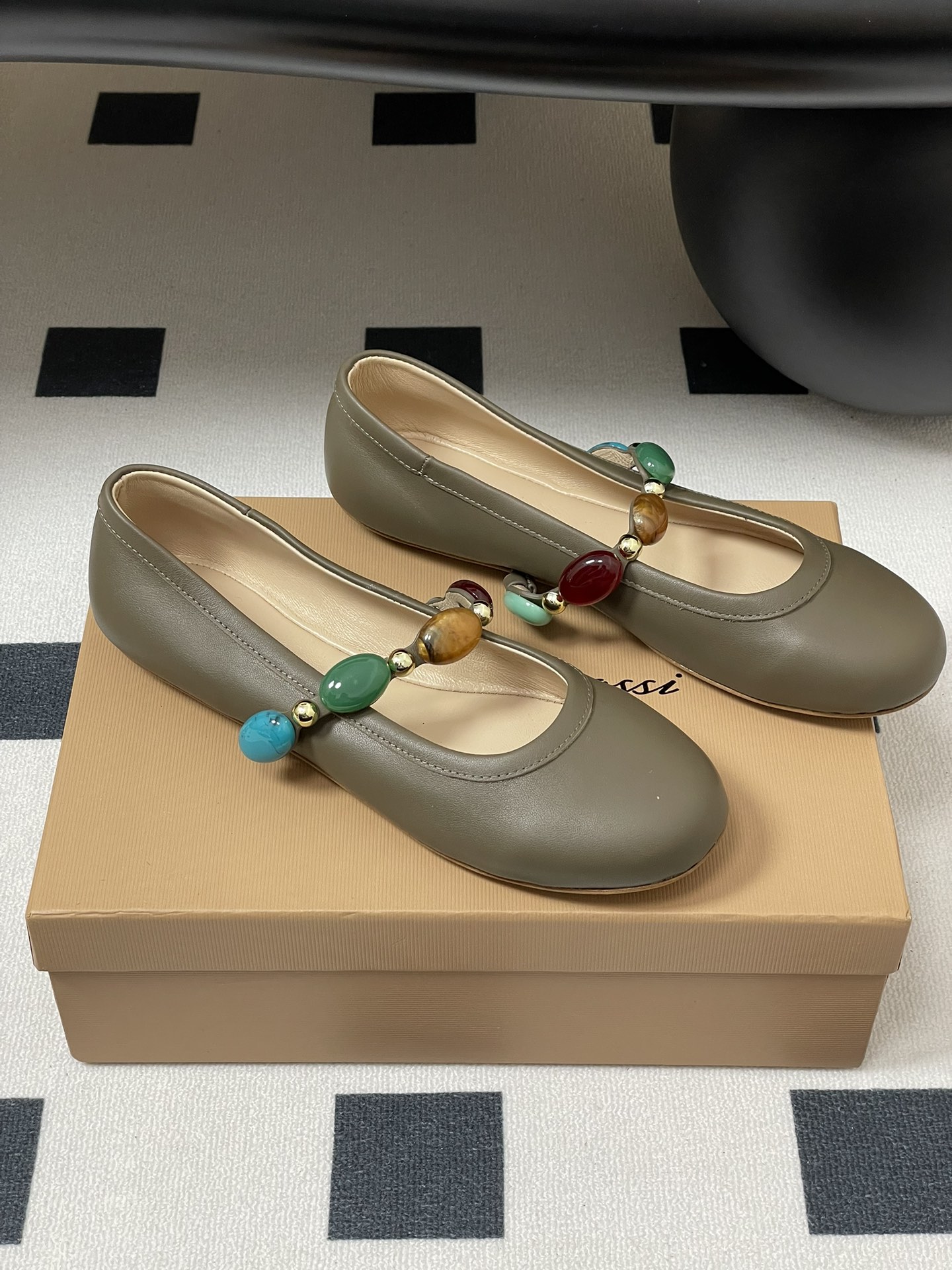 Gianvito Rossi Ballet Flats with Gemstone Strap. Soft Leather for Comfort. 7 i1743981548 6081 1