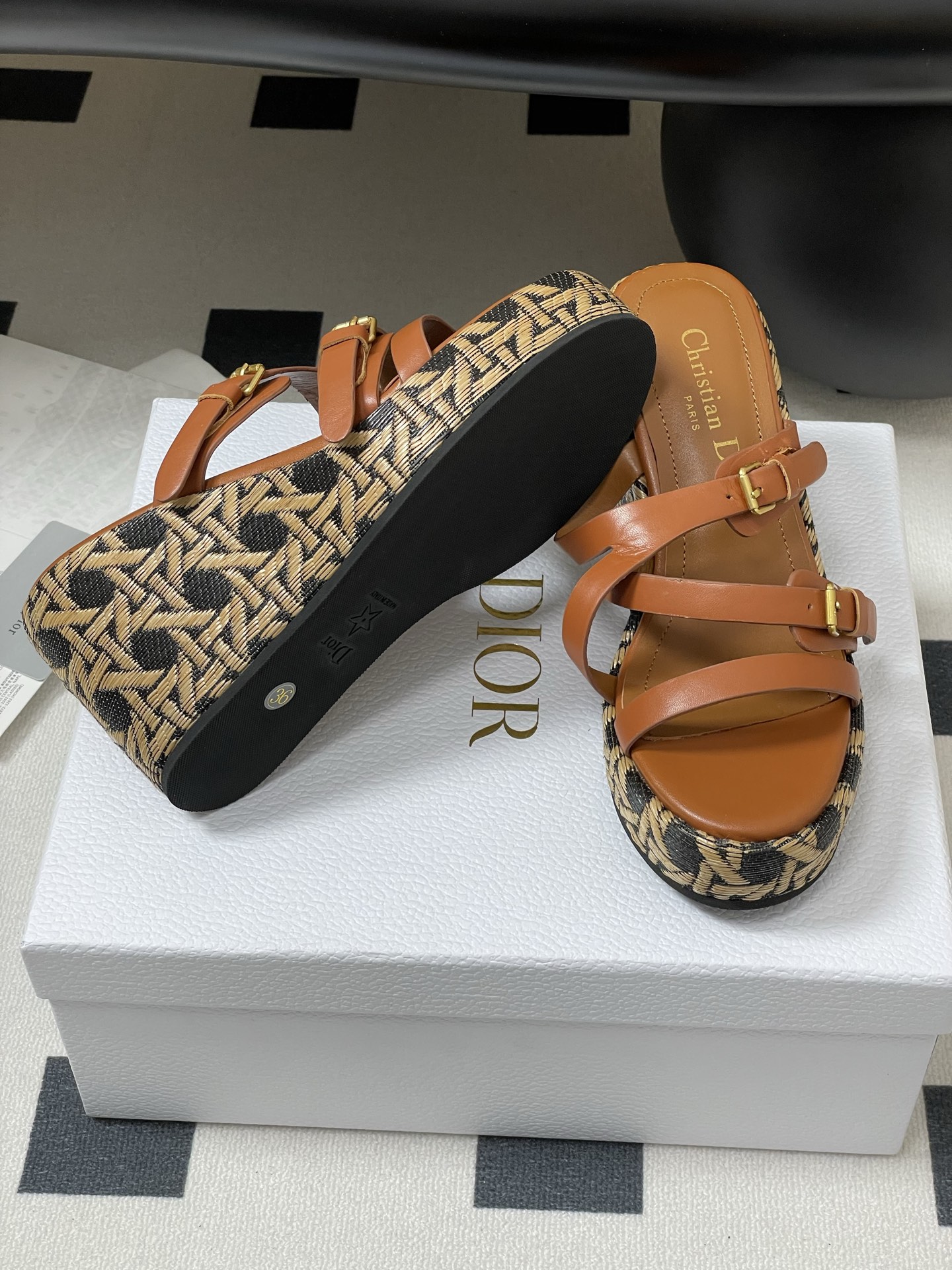 Dior 25ss春夏新款Dior 迪奥D-Attitude 坡跟凉拖鞋交叉扣带防水台拖鞋