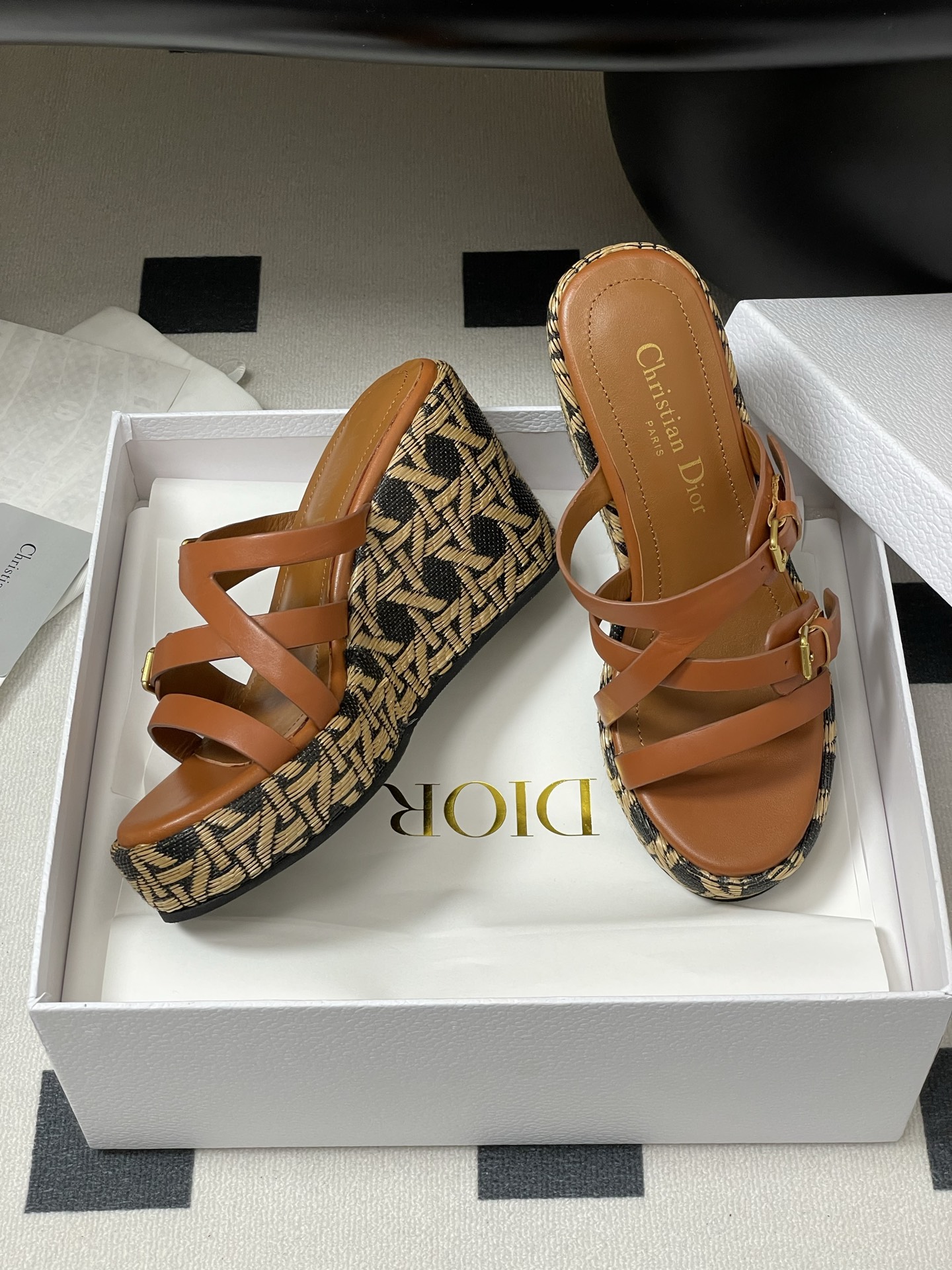 Dior 25ss春夏新款Dior 迪奥D-Attitude 坡跟凉拖鞋交叉扣带防水台拖鞋