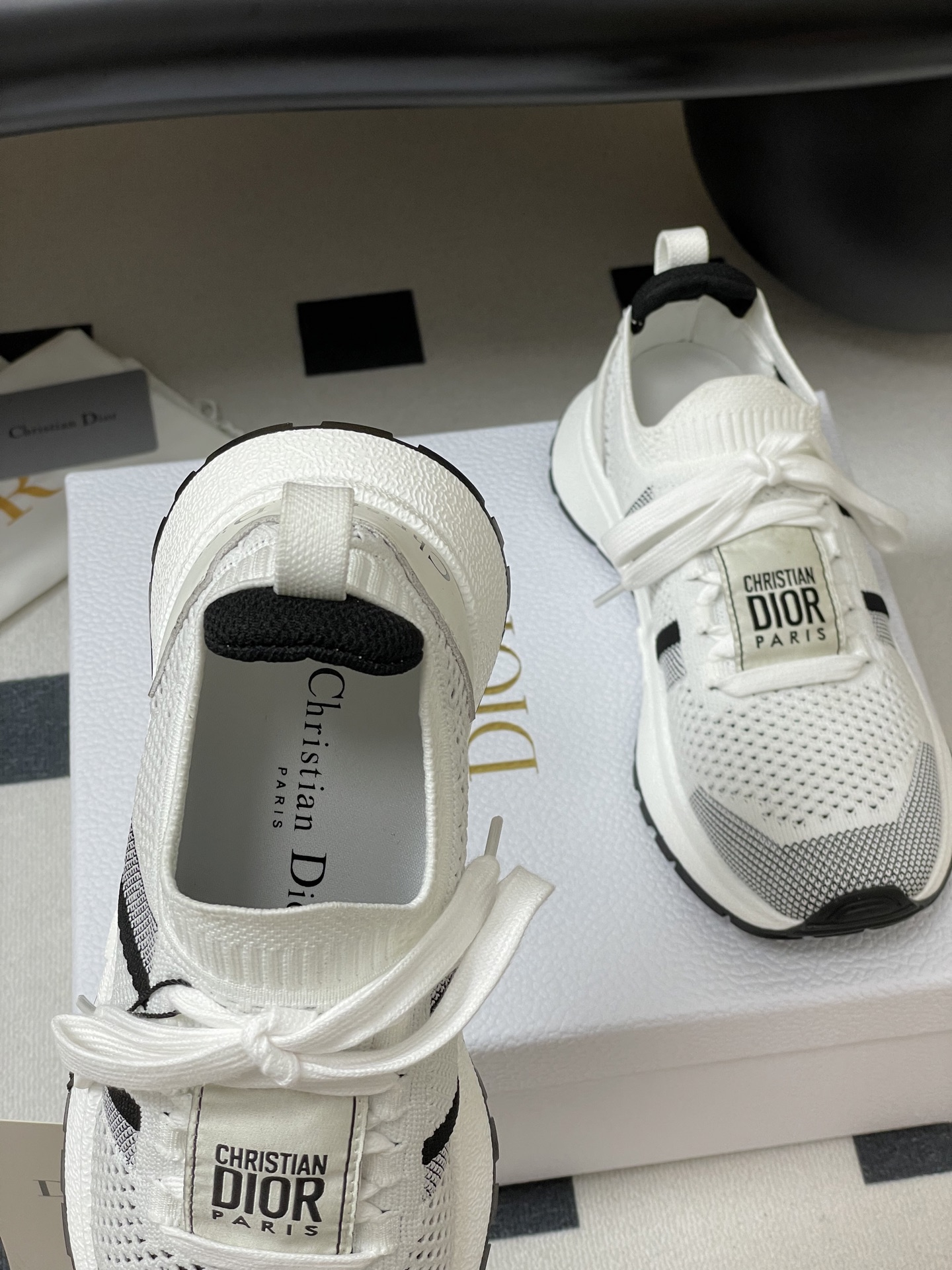 Dior Run'n'Dior Sneakers White and Black Mesh Casual Shoes – Stylish & Comfy 8 i1745508912832 9417 0 2