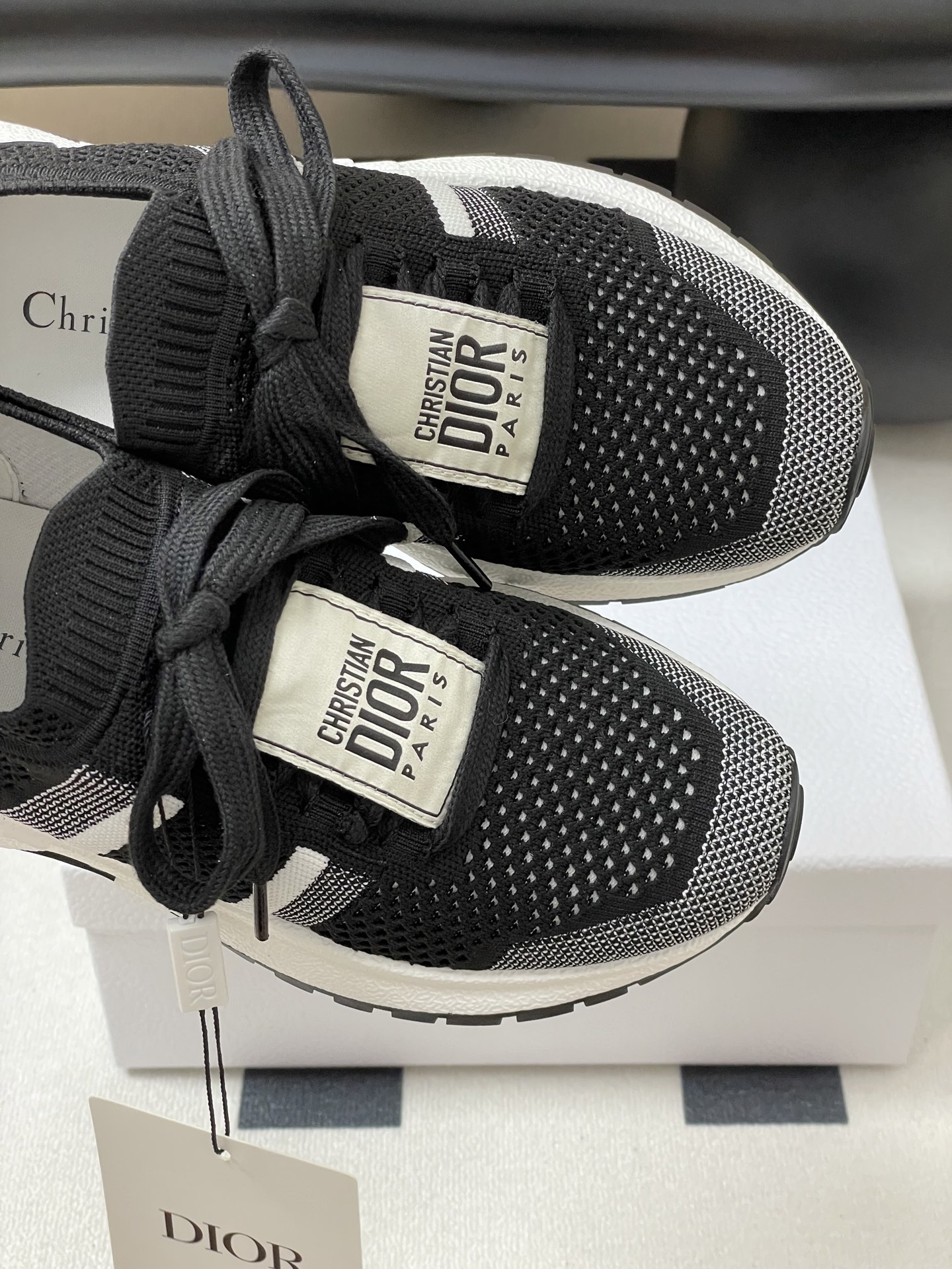 Run'n'Dior Sneakers - Black & White Mesh, Comfortable, and Stylish Design 6 i1745509013006 141 0 2