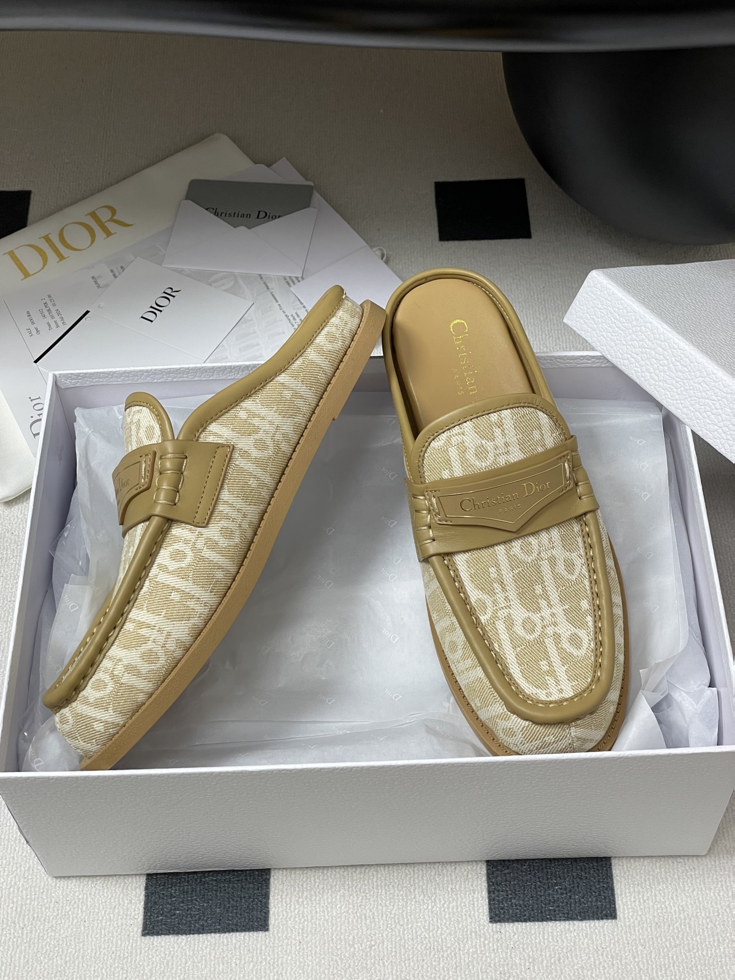 Dior 25ss早春新款Dior迪奥D-Boy穆勒鞋 包头平底半拖鞋字母印花布面休闲拖鞋