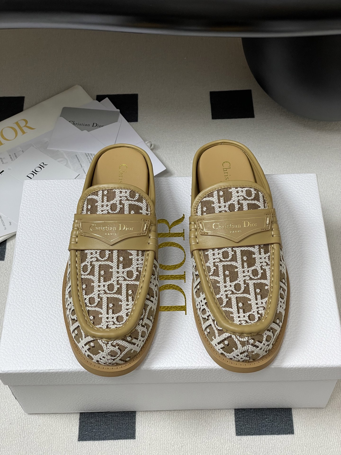 Dior 25ss早春新款Dior迪奥D-Boy穆勒鞋 包头平底半拖鞋字母印花布面休闲拖鞋