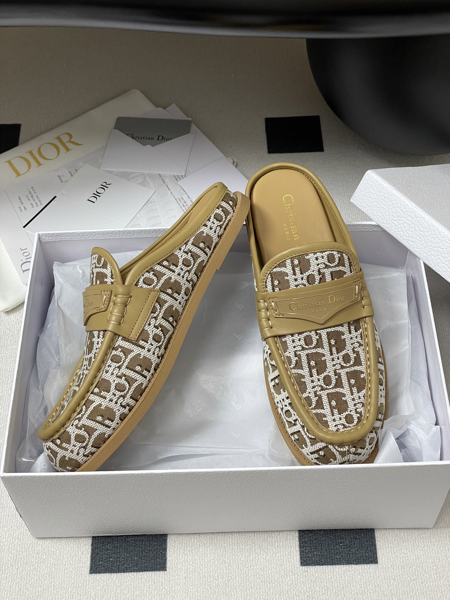 Dior 25ss早春新款Dior迪奥D-Boy穆勒鞋 包头平底半拖鞋字母印花布面休闲拖鞋