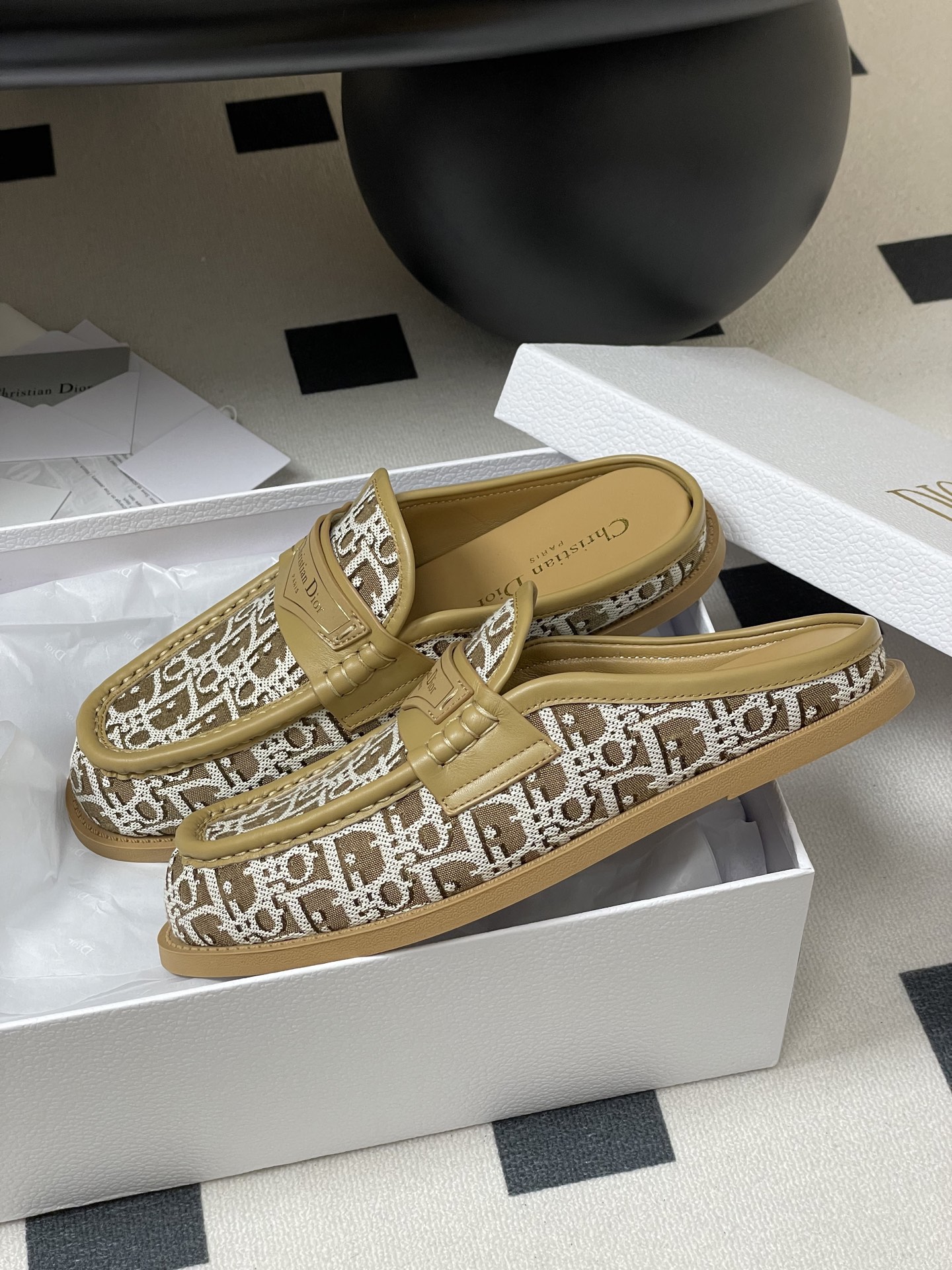 Dior 25ss早春新款Dior迪奥D-Boy穆勒鞋 包头平底半拖鞋字母印花布面休闲拖鞋