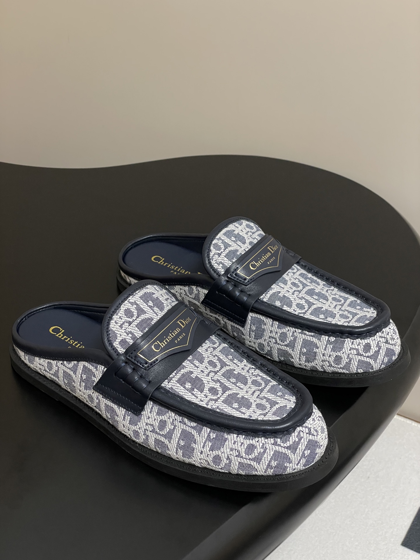 Dior 25ss早春新款Dior迪奥D-Boy穆勒鞋 包头平底半拖鞋字母印花布面休闲拖鞋