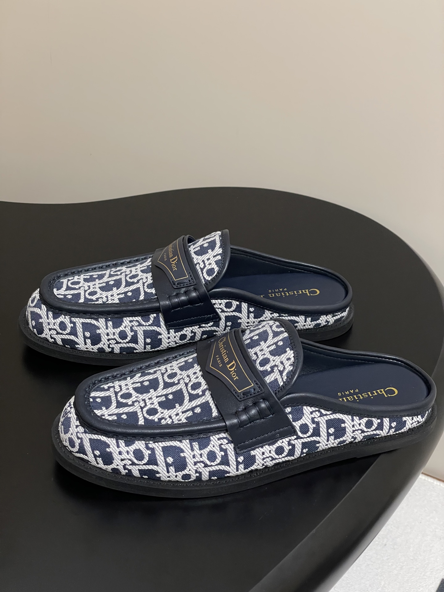 Dior 25ss早春新款Dior迪奥D-Boy穆勒鞋 包头平底半拖鞋字母印花布面休闲拖鞋