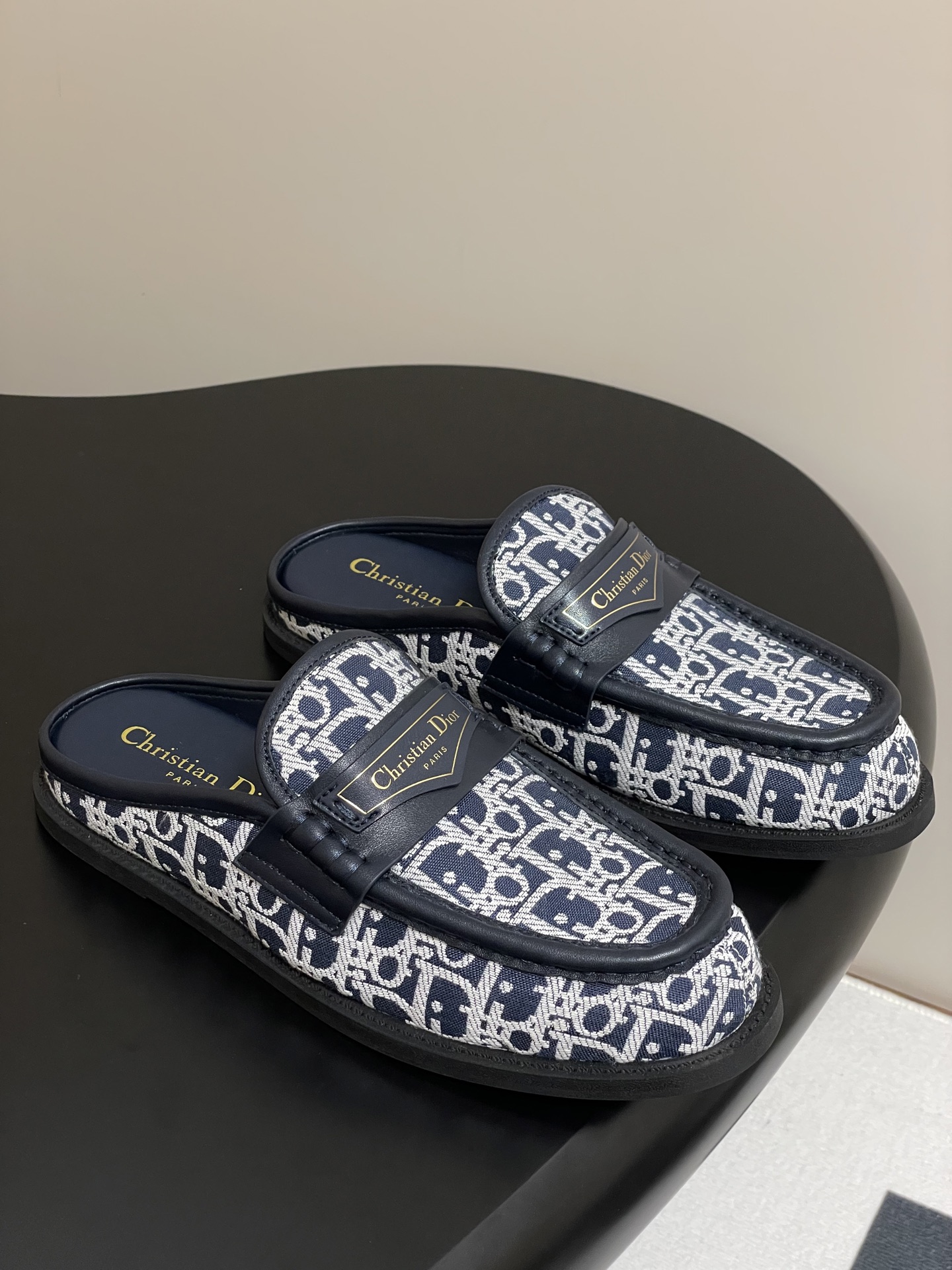 Dior 25ss早春新款Dior迪奥D-Boy穆勒鞋 包头平底半拖鞋字母印花布面休闲拖鞋