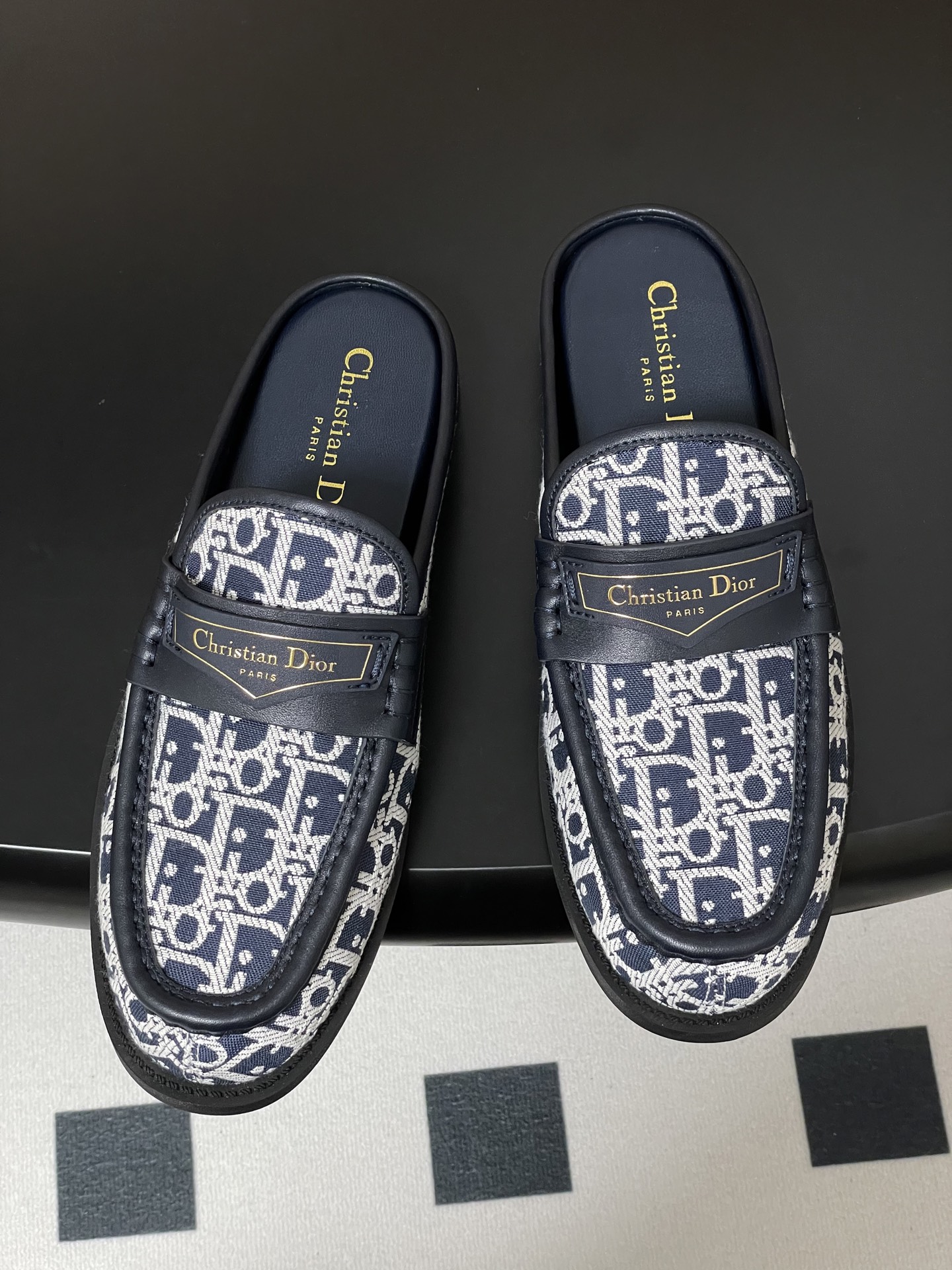 Dior 25ss早春新款Dior迪奥D-Boy穆勒鞋 包头平底半拖鞋字母印花布面休闲拖鞋