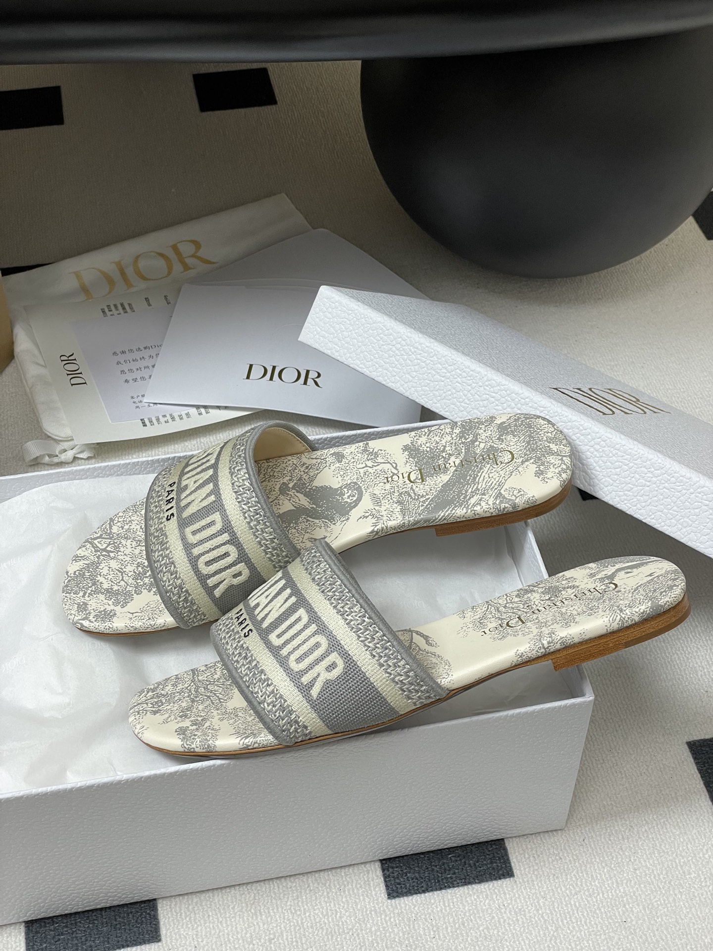 Dior 迪奥Dior 字母刺绣拖鞋 电绣高跟一字拖鞋万年 款