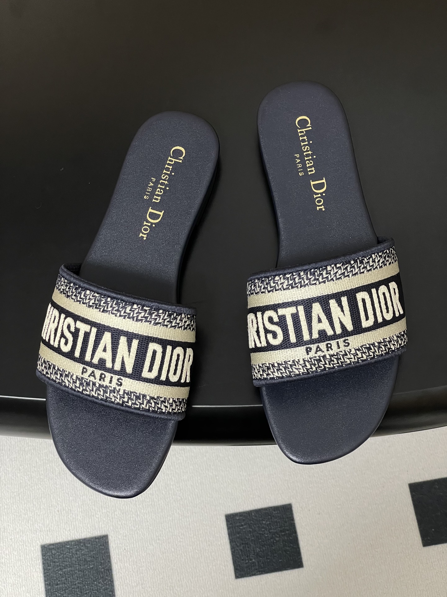 Dior 迪奥Dior 字母刺绣拖鞋 电绣高跟一字拖鞋万年 款