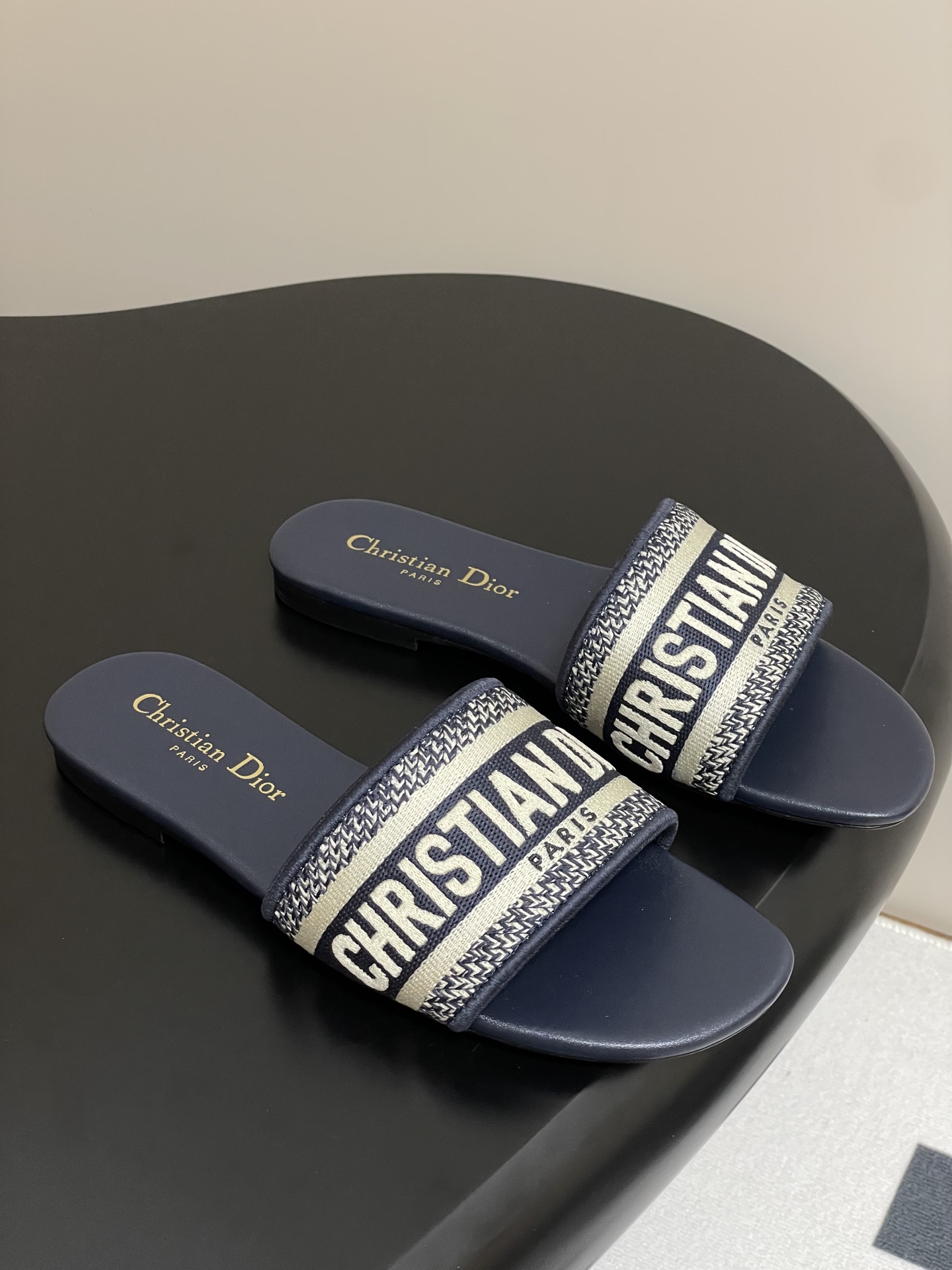 Dior 迪奥Dior 字母刺绣拖鞋 电绣高跟一字拖鞋万年 款