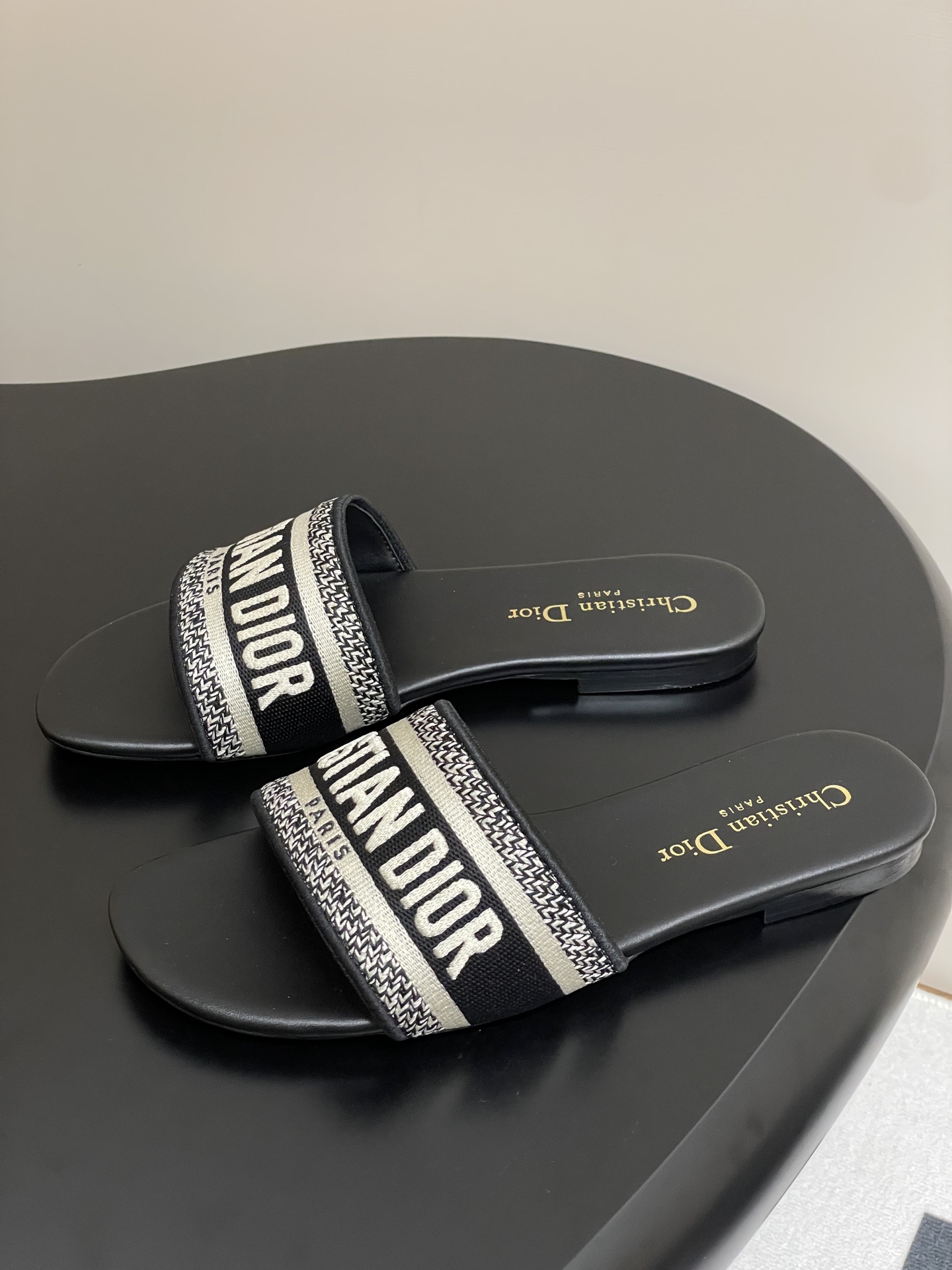 Dior 迪奥Dior 字母刺绣拖鞋 电绣高跟一字拖鞋万年 款