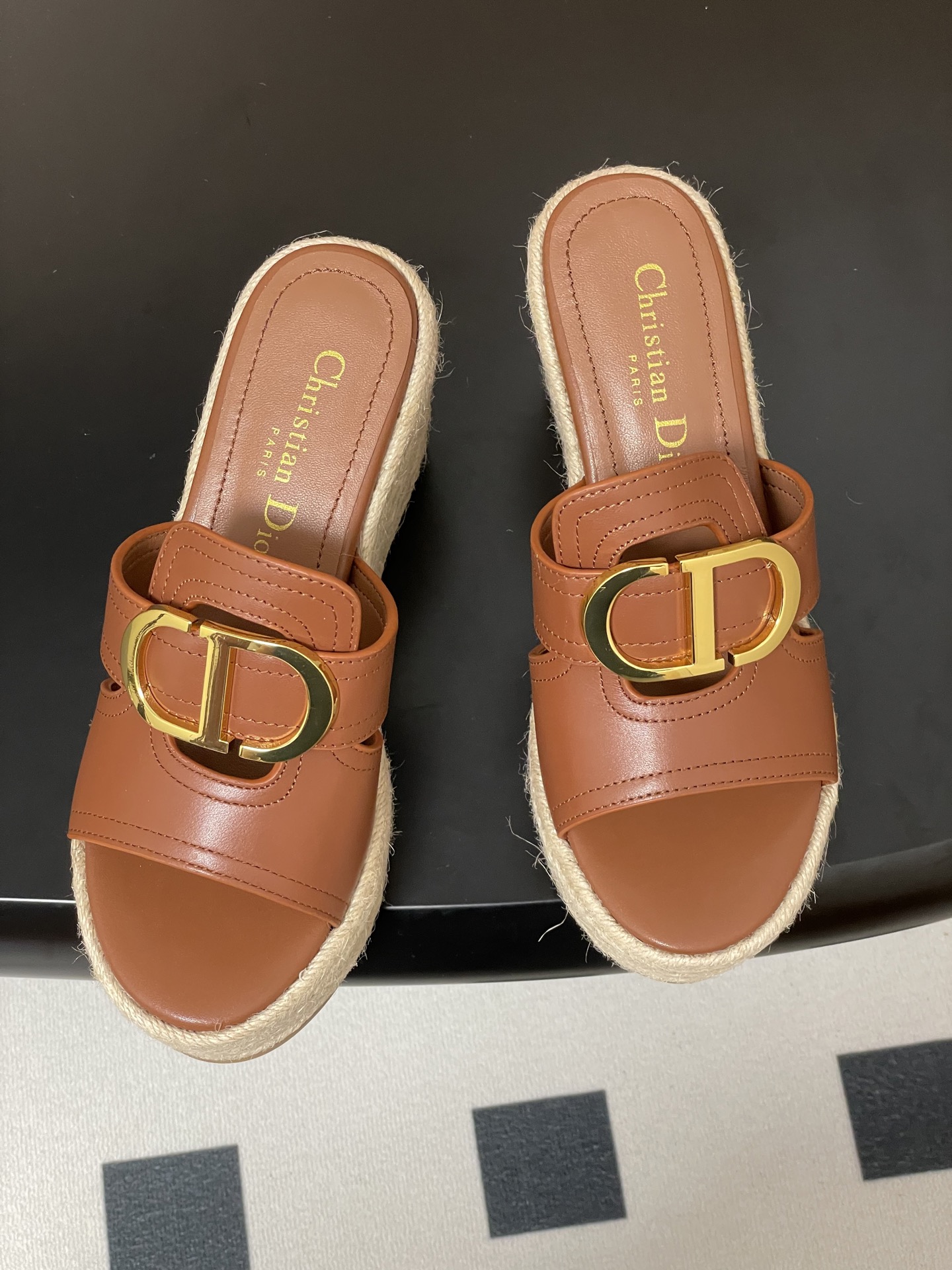 Dior 25ss春夏新款Dior 迪奥草编坡跟凉拖鞋CD扣防水台厚底高跟拖鞋